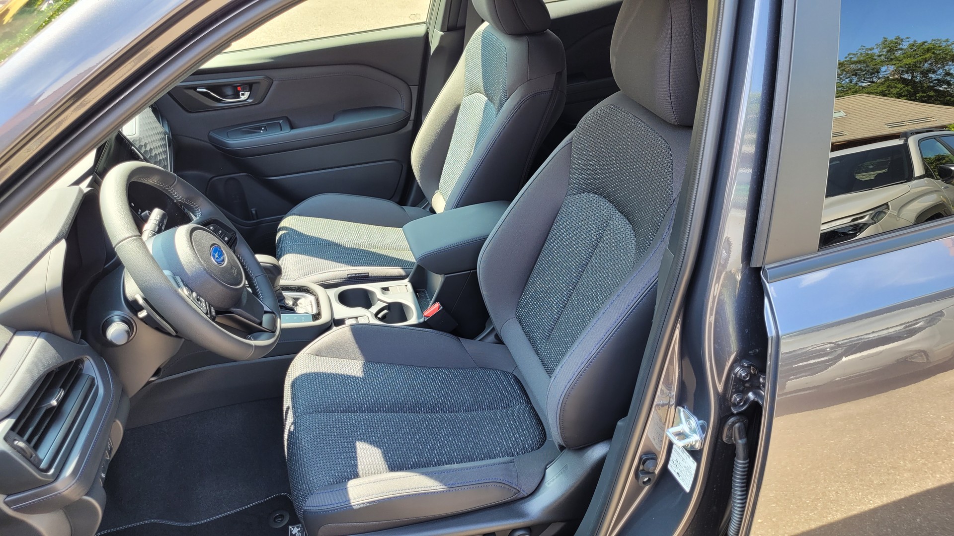 SUBARU Forester 2.0i e-Boxer Swiss Plus Lineartronic-image-10