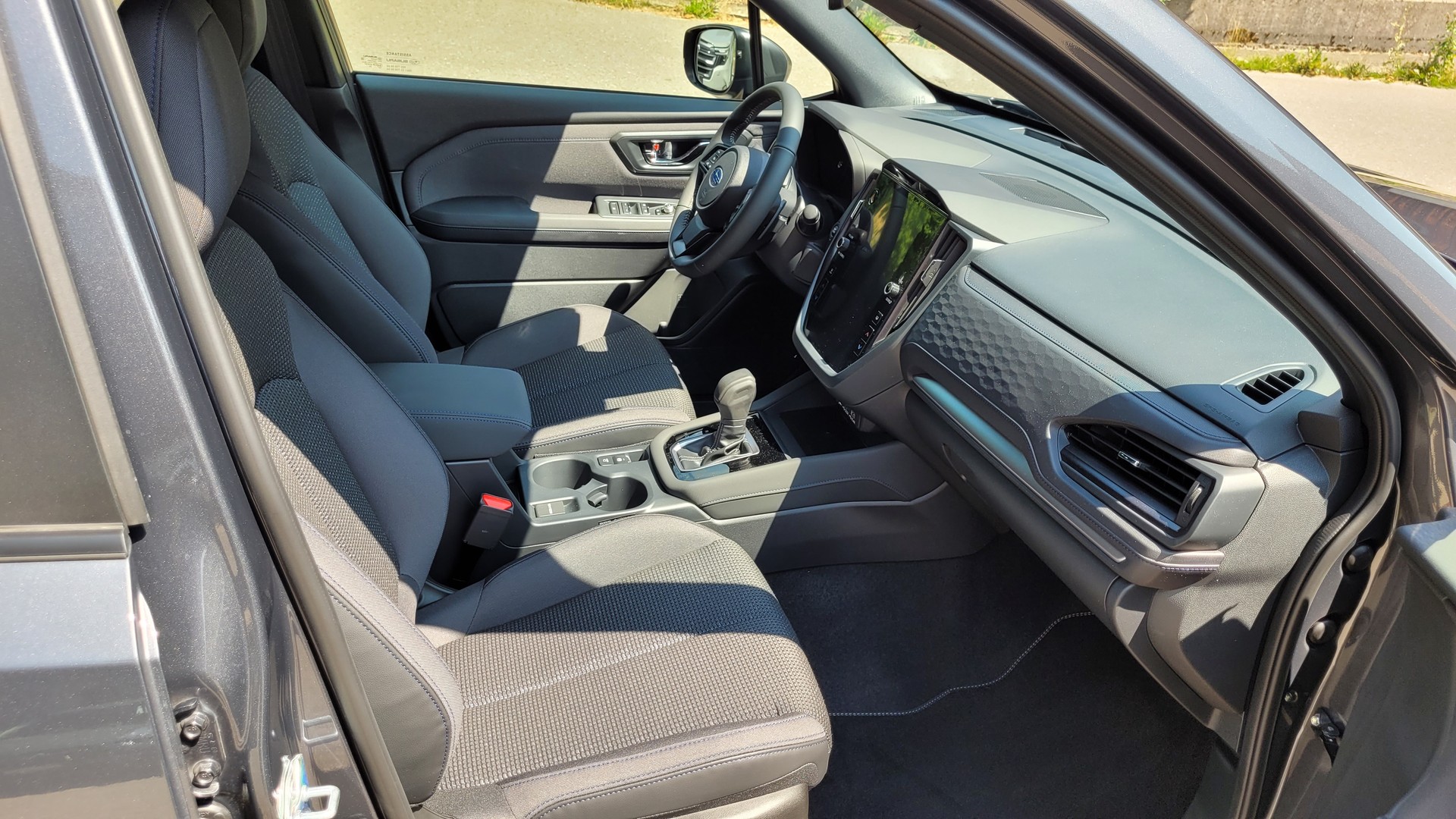 SUBARU Forester 2.0i e-Boxer Swiss Plus Lineartronic-image-16