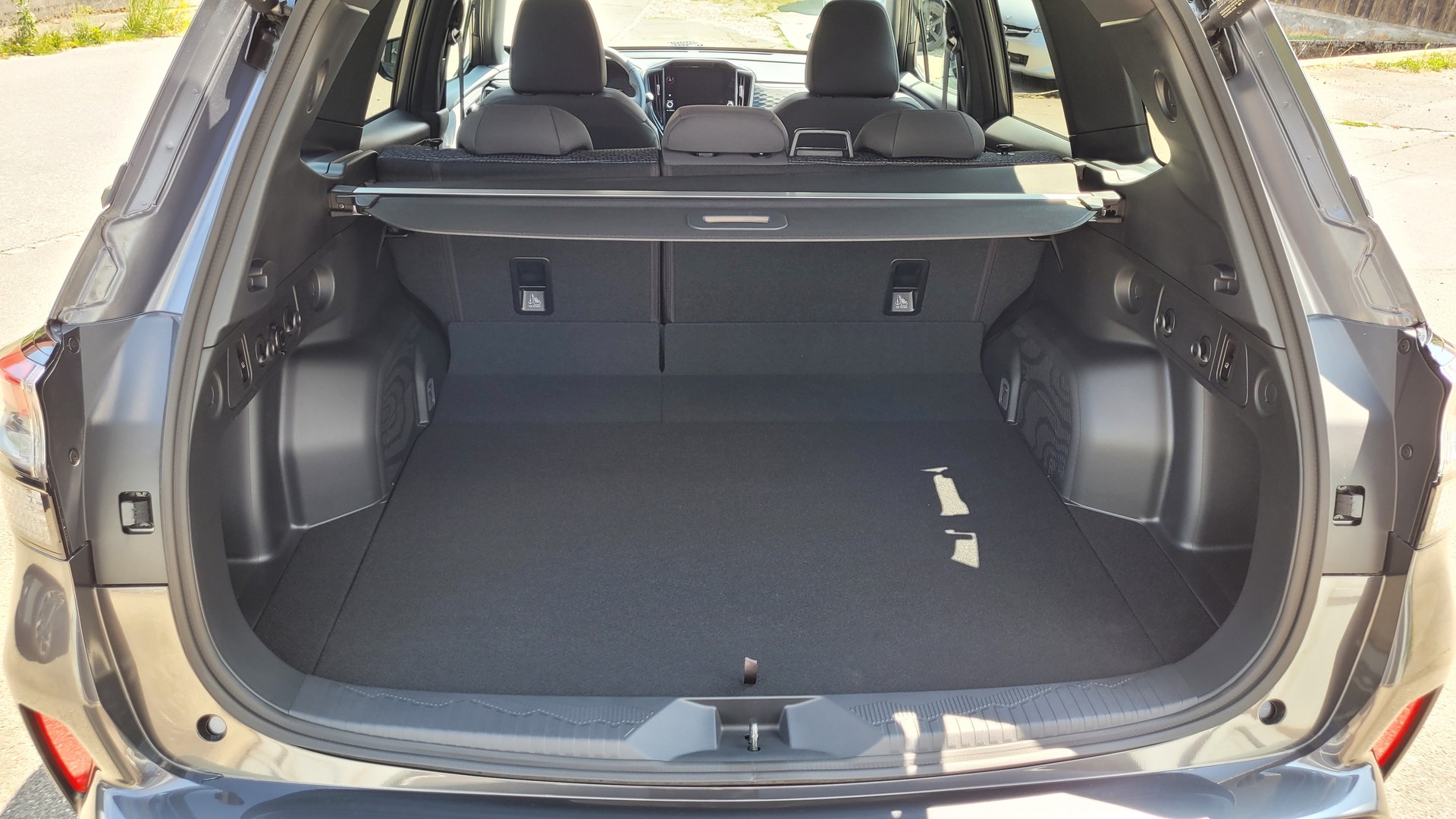 SUBARU Forester 2.0i e-Boxer Swiss Plus Lineartronic-image-12