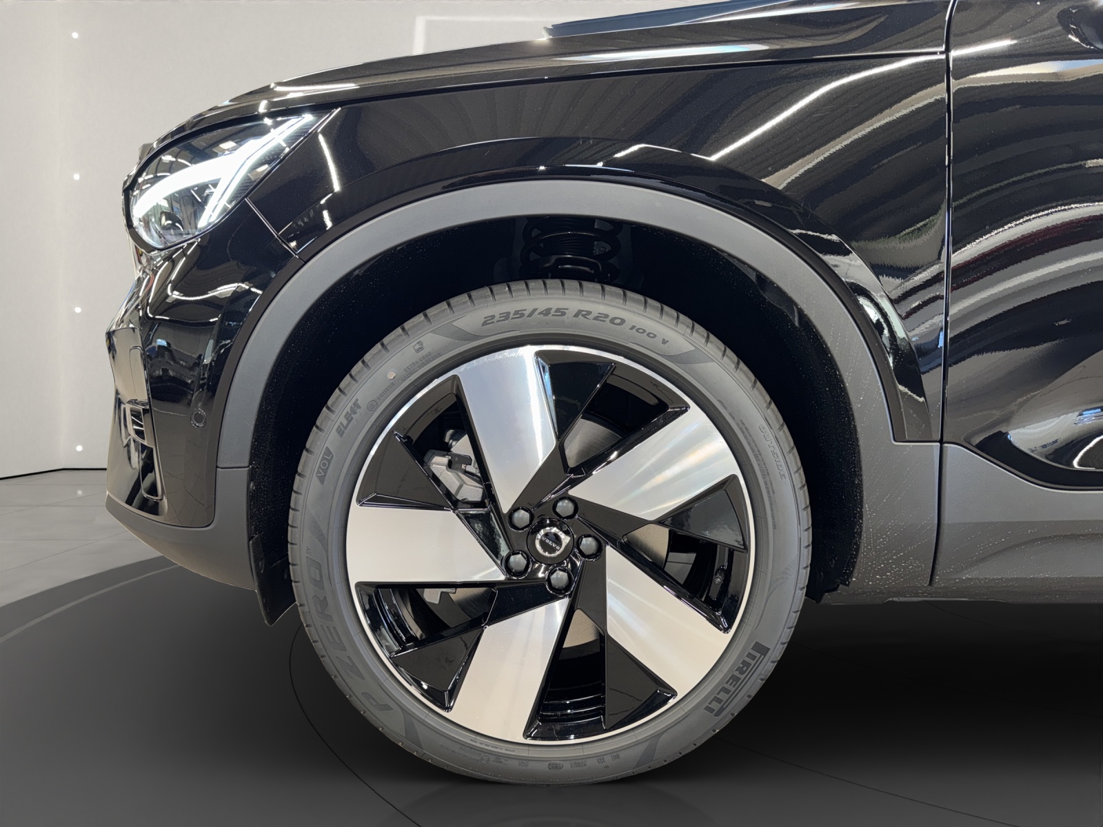 VOLVO EX40 Twin XCENTRIC Edition AWD-image-6