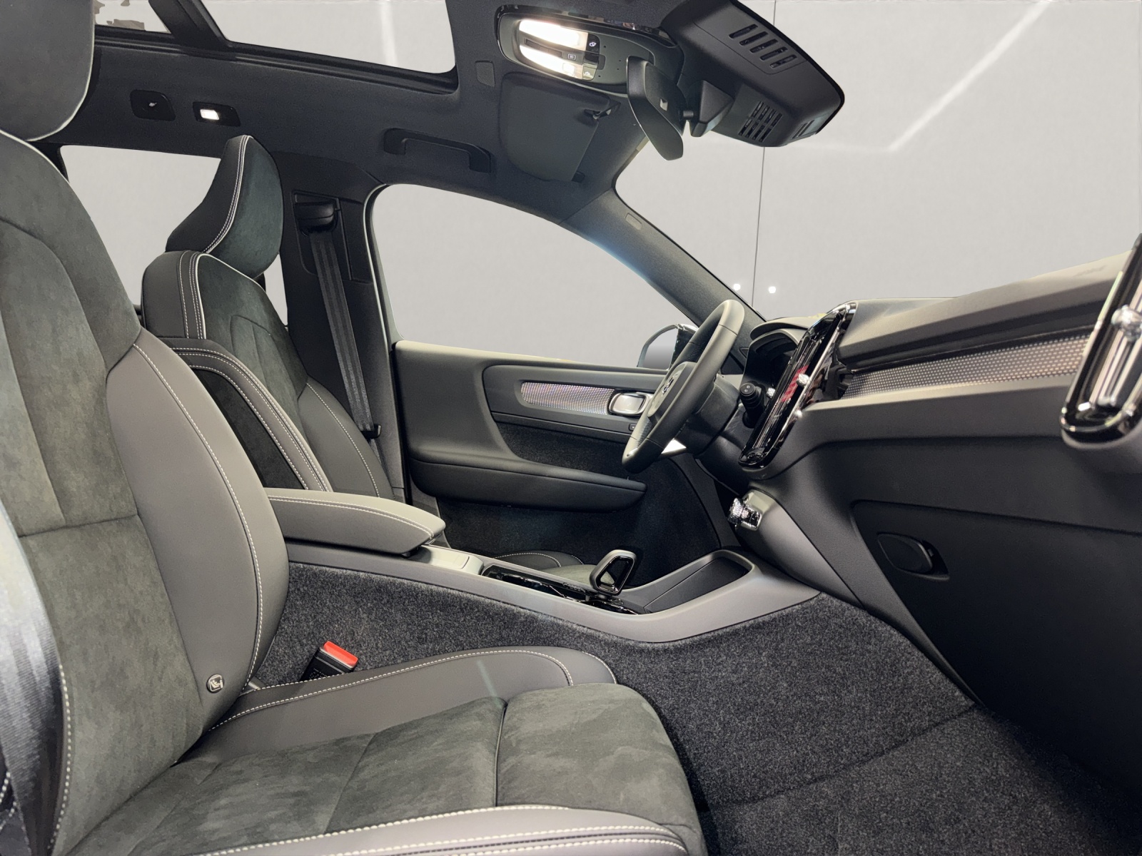 VOLVO EX40 Twin XCENTRIC Edition AWD-image-12