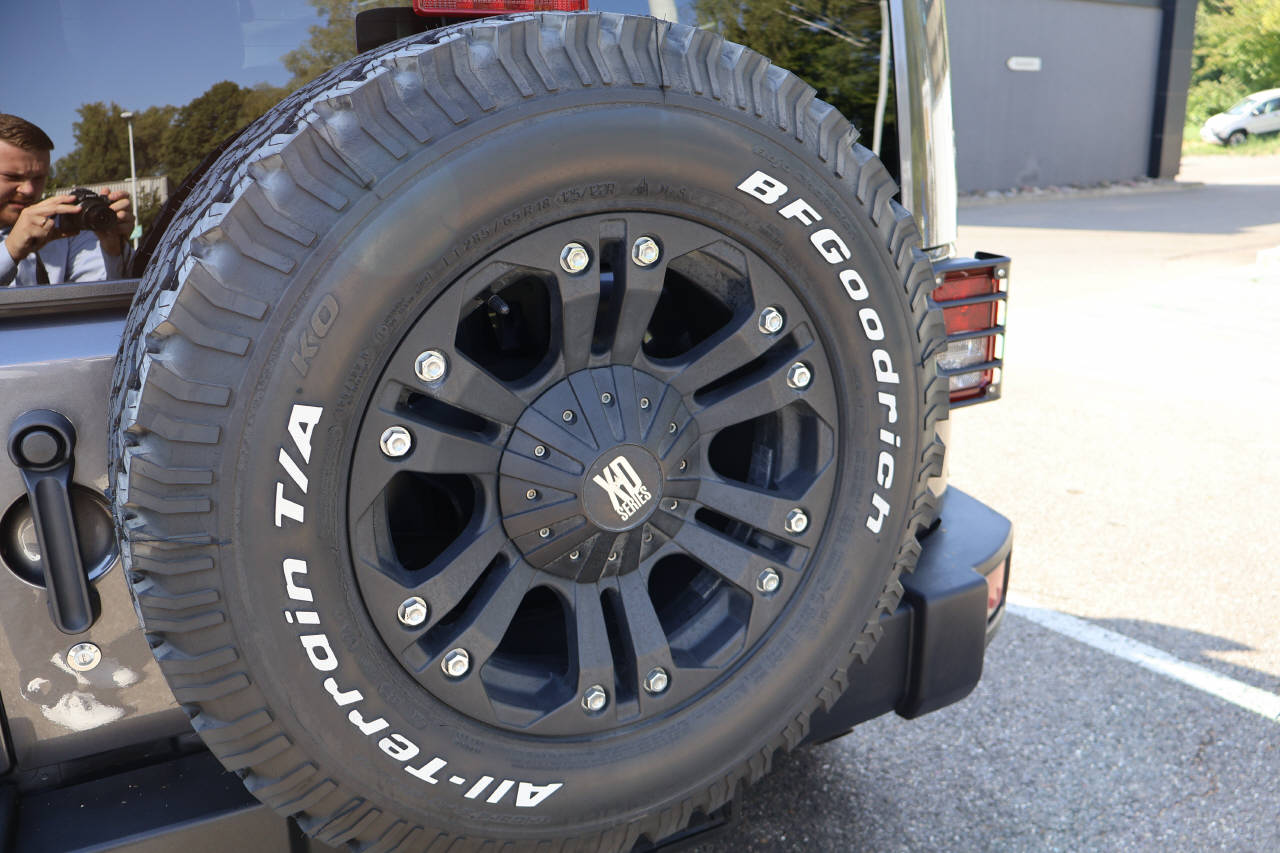 JEEP Wrangler 2.8 CRD Sahara-image-11