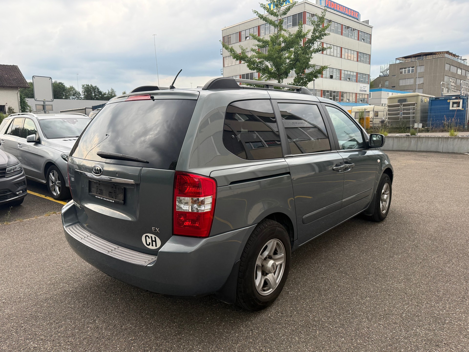 KIA Carnival 2.9 CRDi Trend-image-4