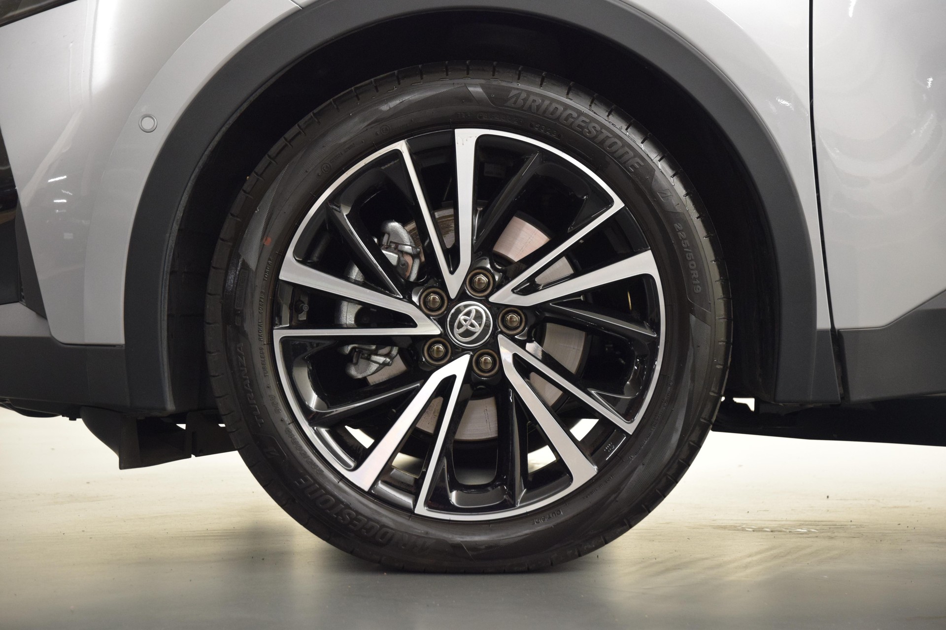 TOYOTA C-HR 2.0 PHEV Style-image-4