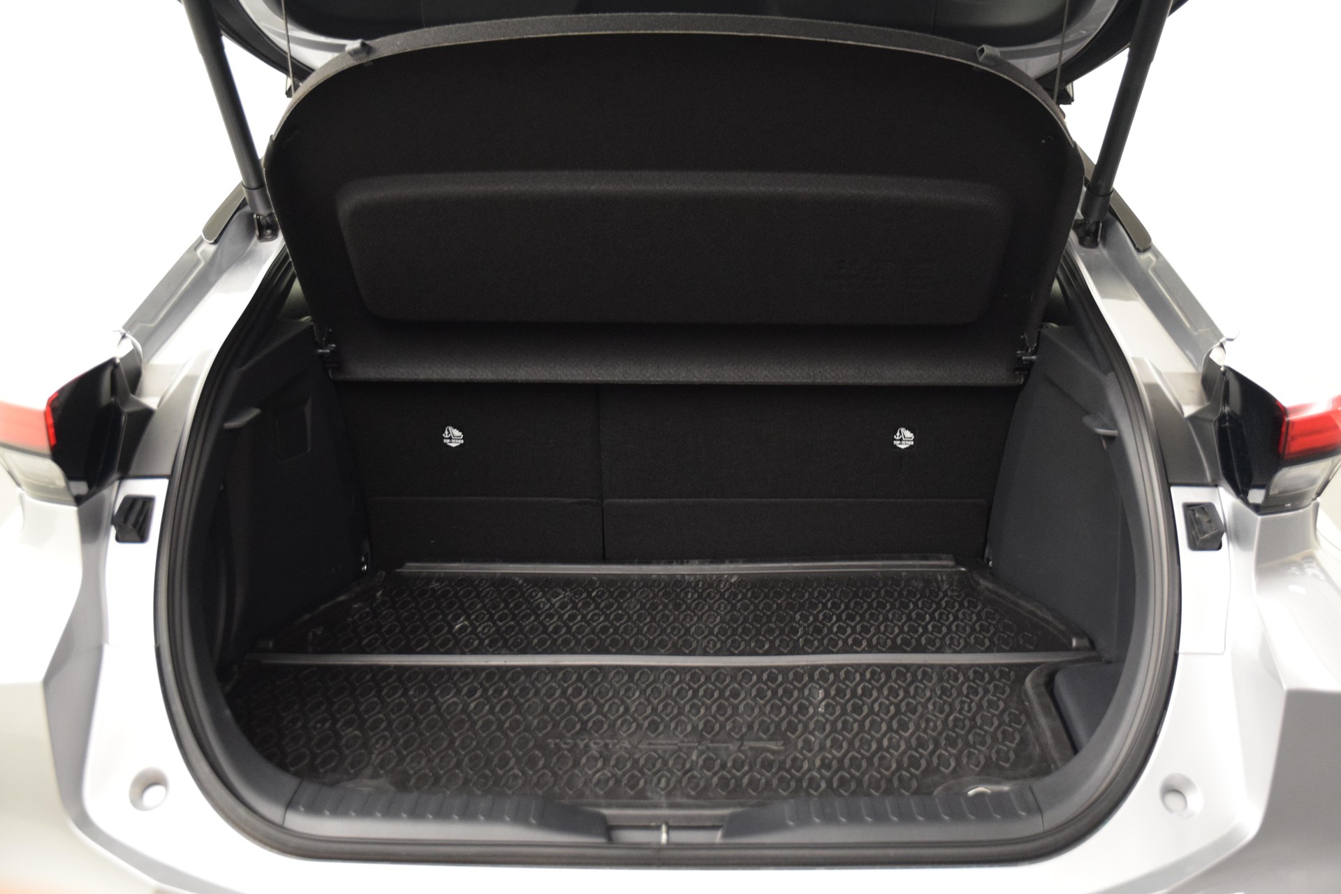 TOYOTA C-HR 2.0 PHEV Style-image-7