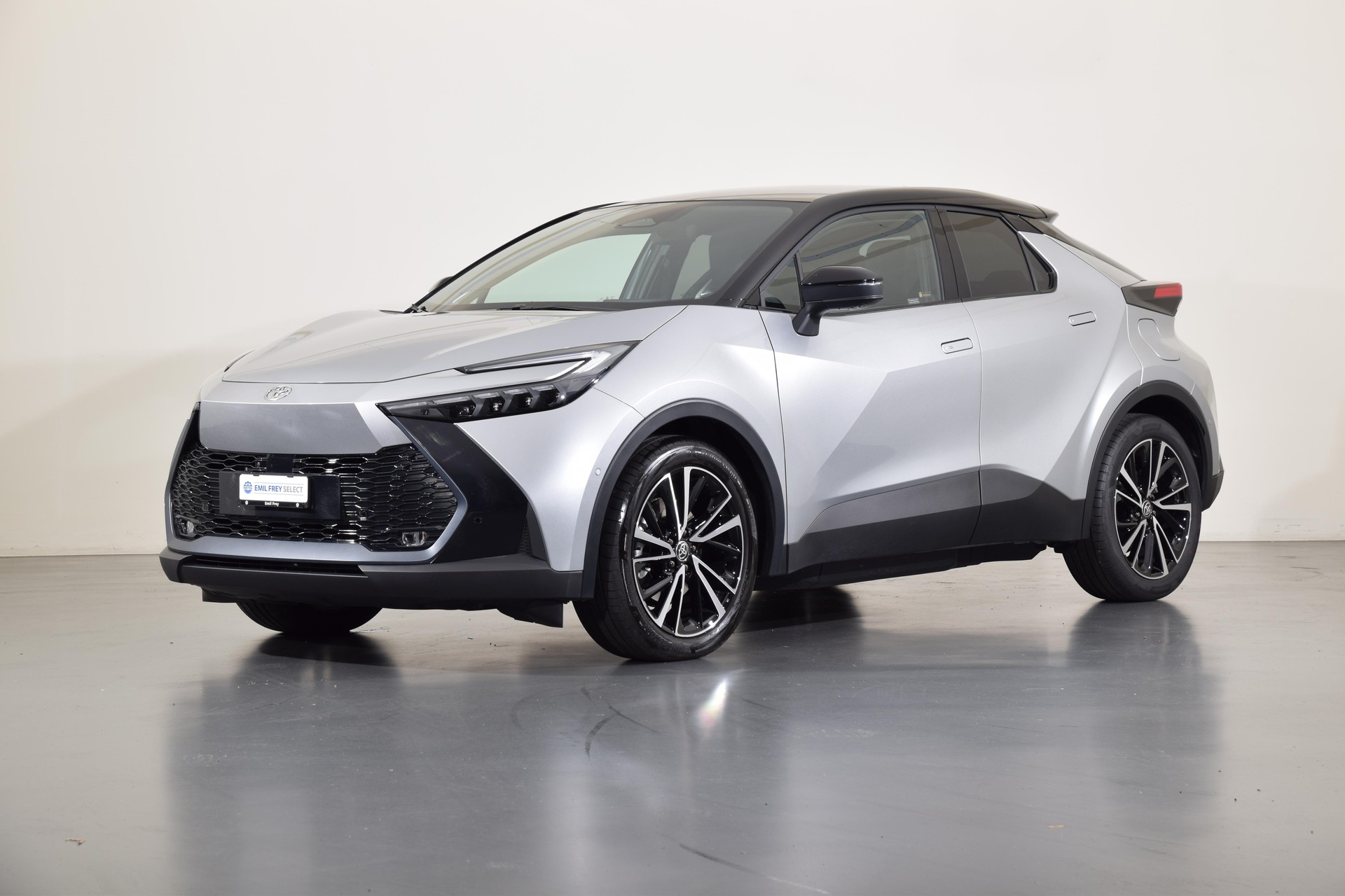 TOYOTA C-HR 2.0 PHEV Style-image-0