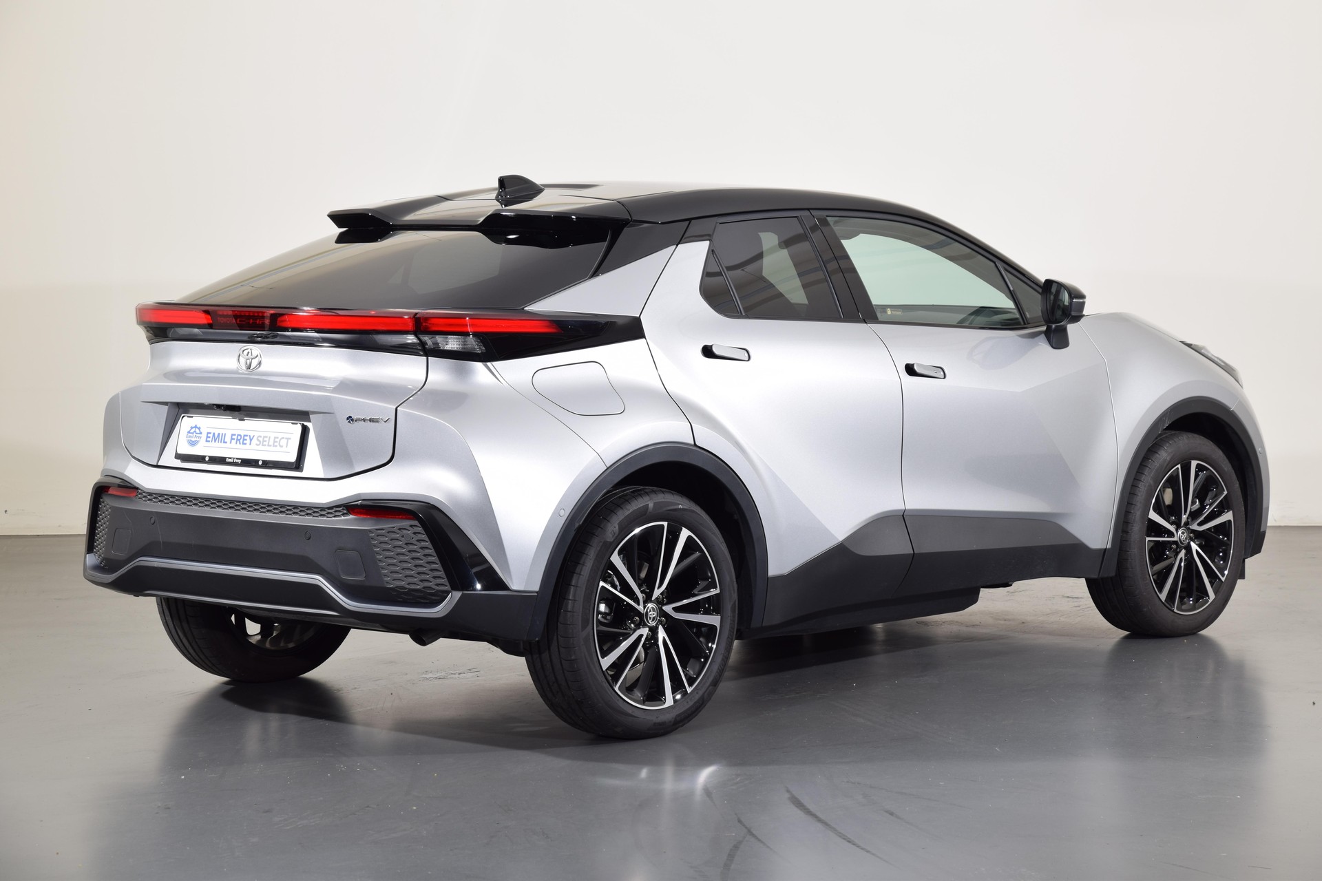 TOYOTA C-HR 2.0 PHEV Style-image-5