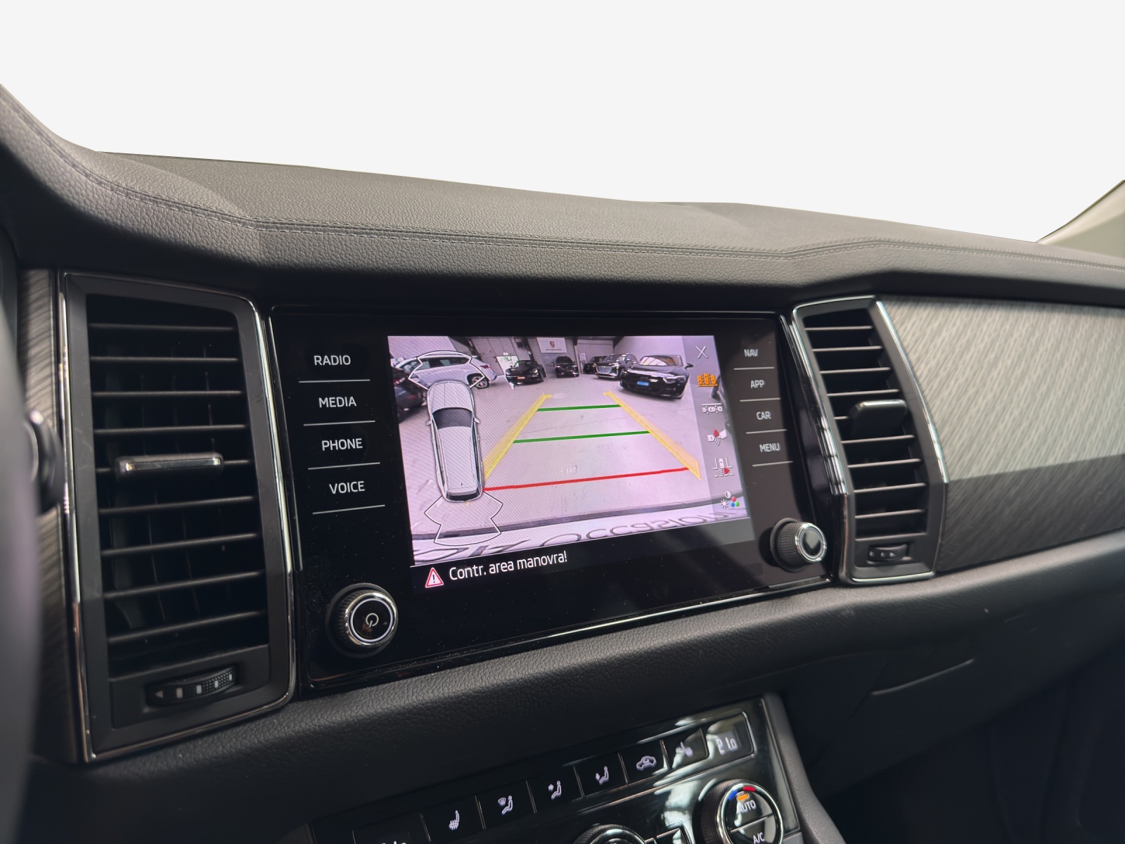 SKODA Kodiaq 2.0 TDI CR Style 4x4 DSG-image-15