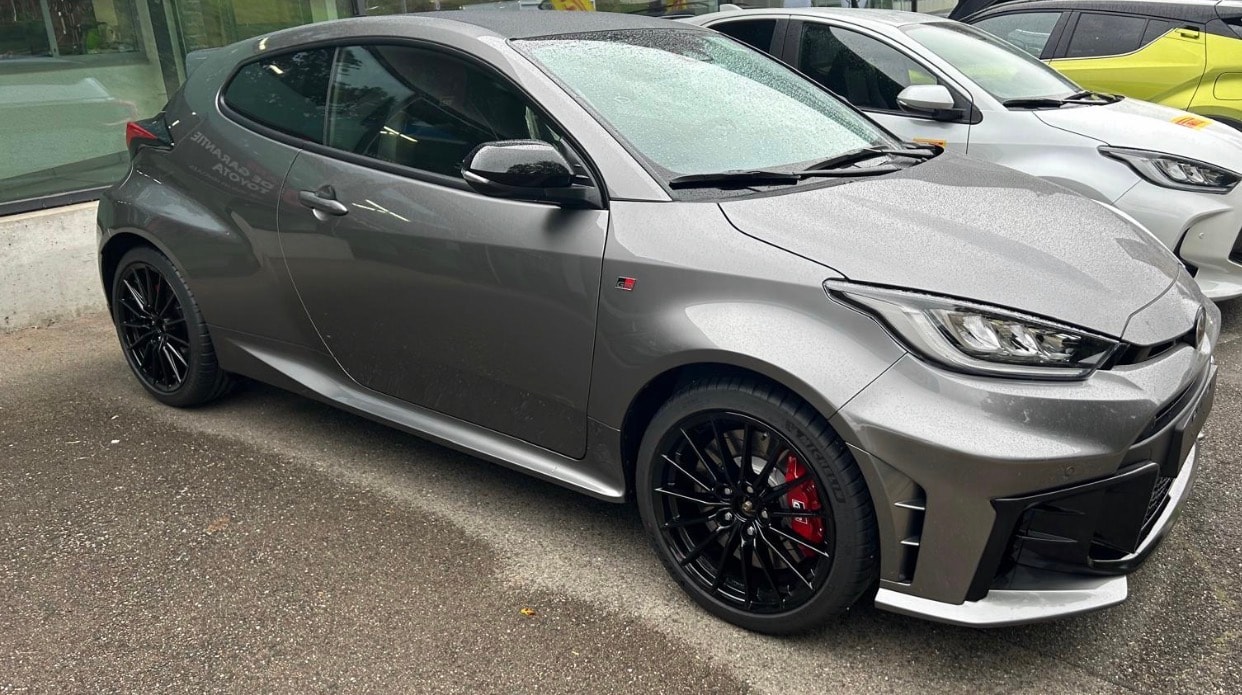 TOYOTA 1.6 Turbo Sport 4x4-image-1