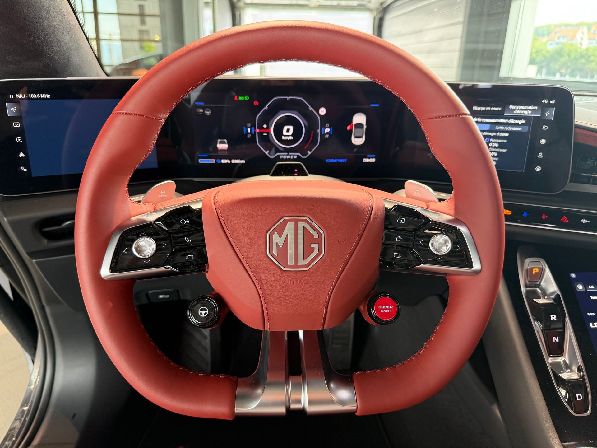 MG Cyberster 77kWh 4WD-image-12