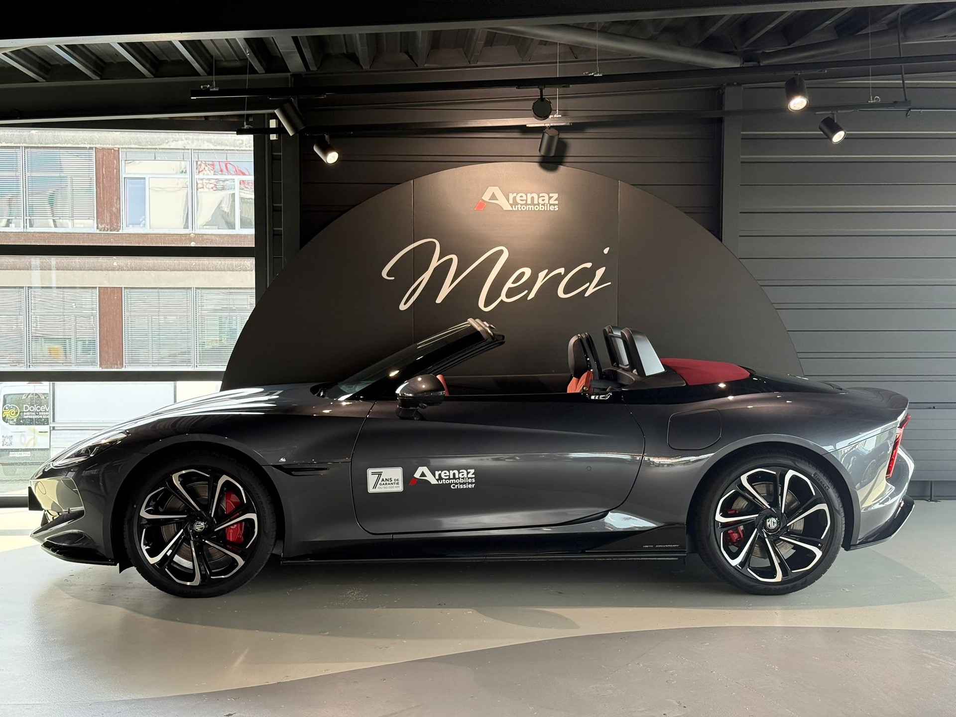 MG Cyberster 77kWh 4WD-image-4