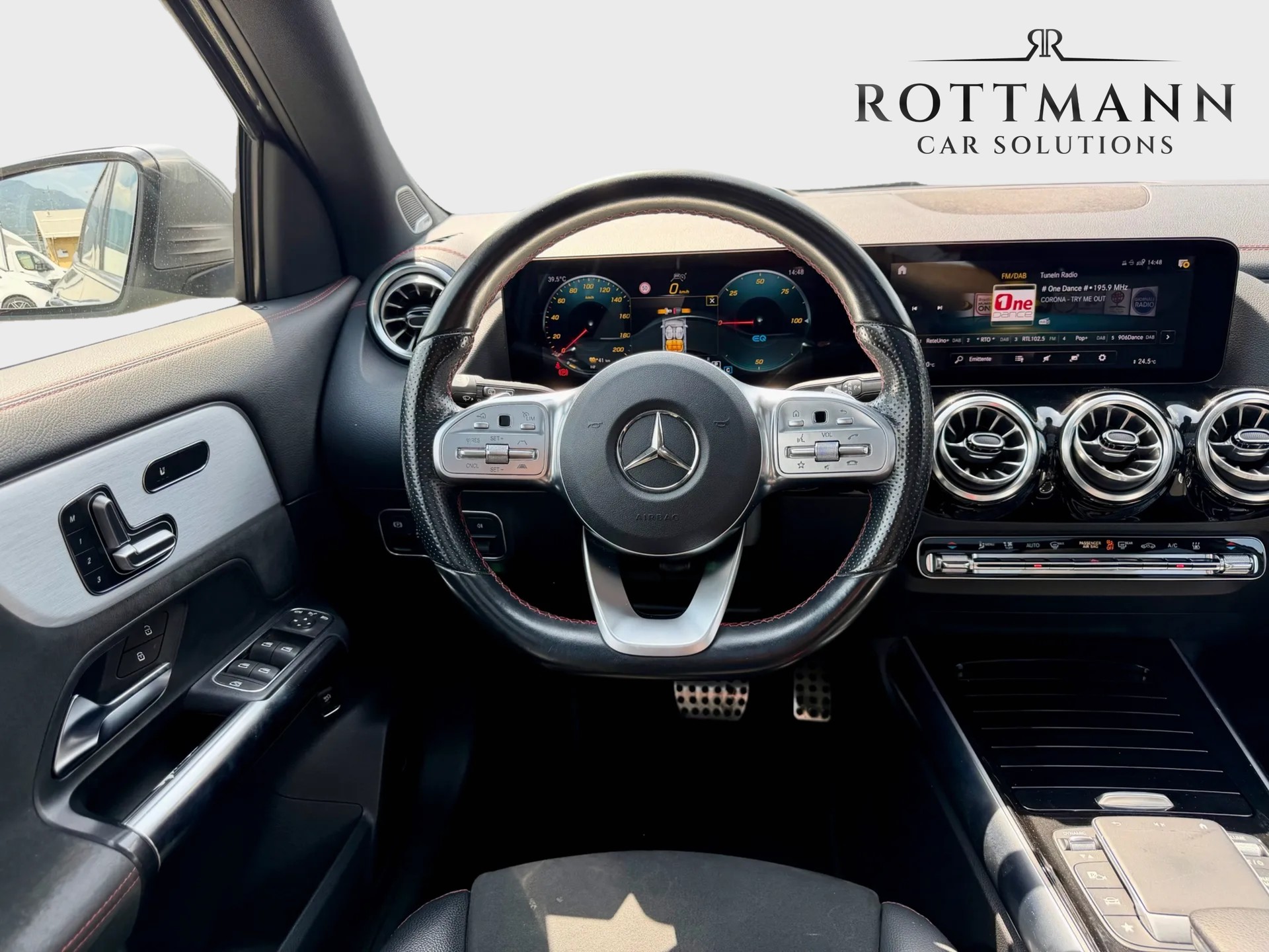 MERCEDES-BENZ EQA 250 AMG Line-image-10
