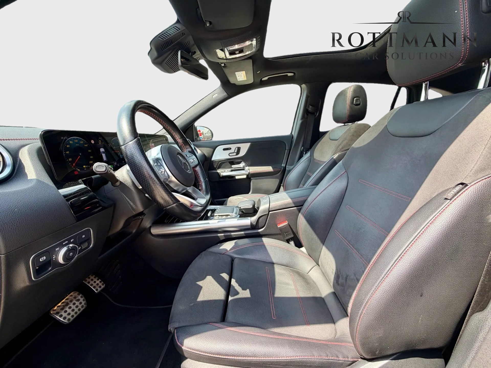 MERCEDES-BENZ EQA 250 AMG Line-image-8
