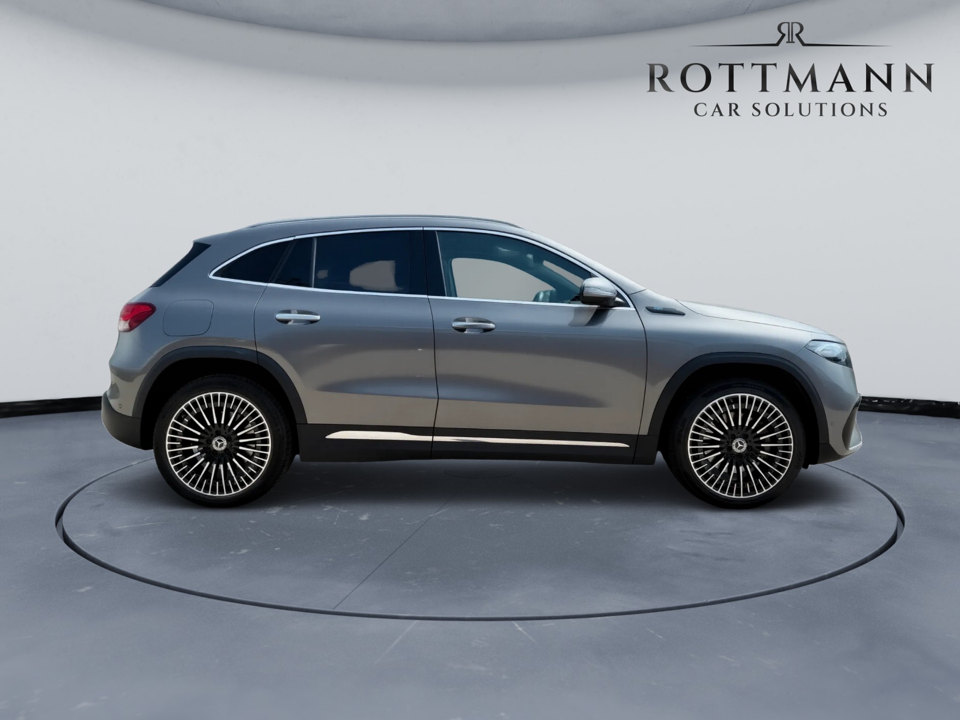 MERCEDES-BENZ EQA 250 AMG Line-image-4