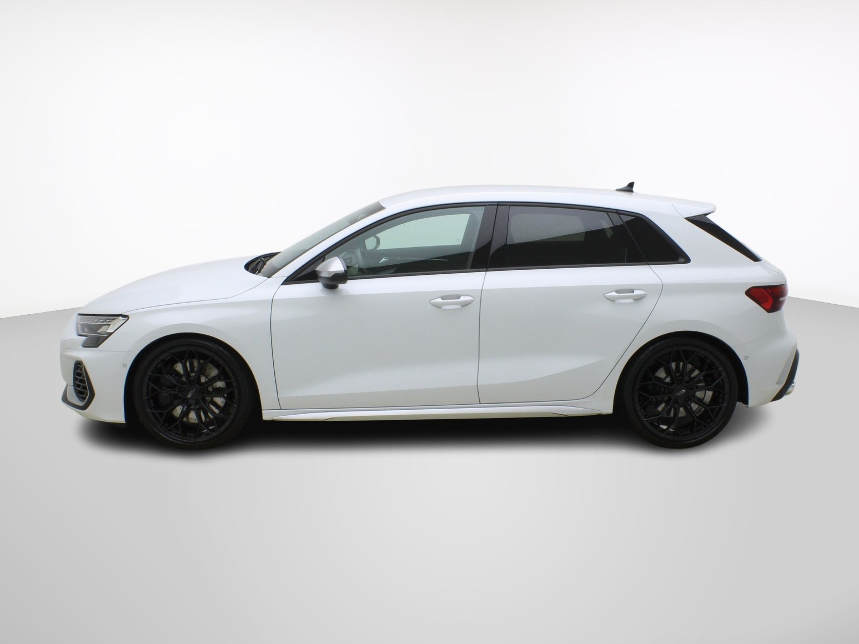 AUDI S3 Sportback 2.0 T FSI quattro S-Tronic-image-2