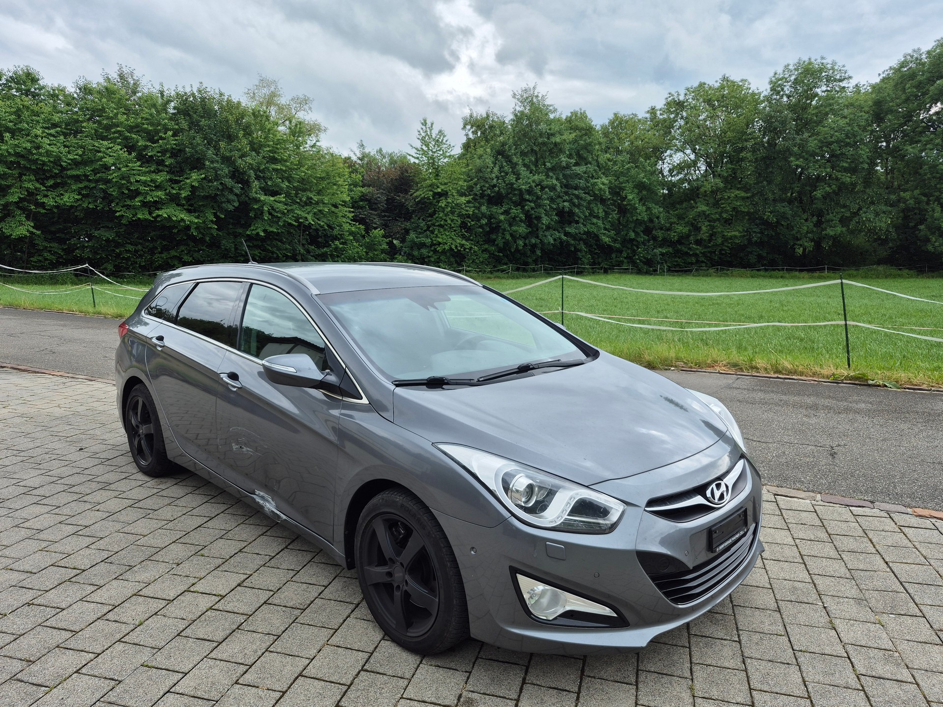HYUNDAI i40 Wagon 1.7 CRDI Automatic-image-2