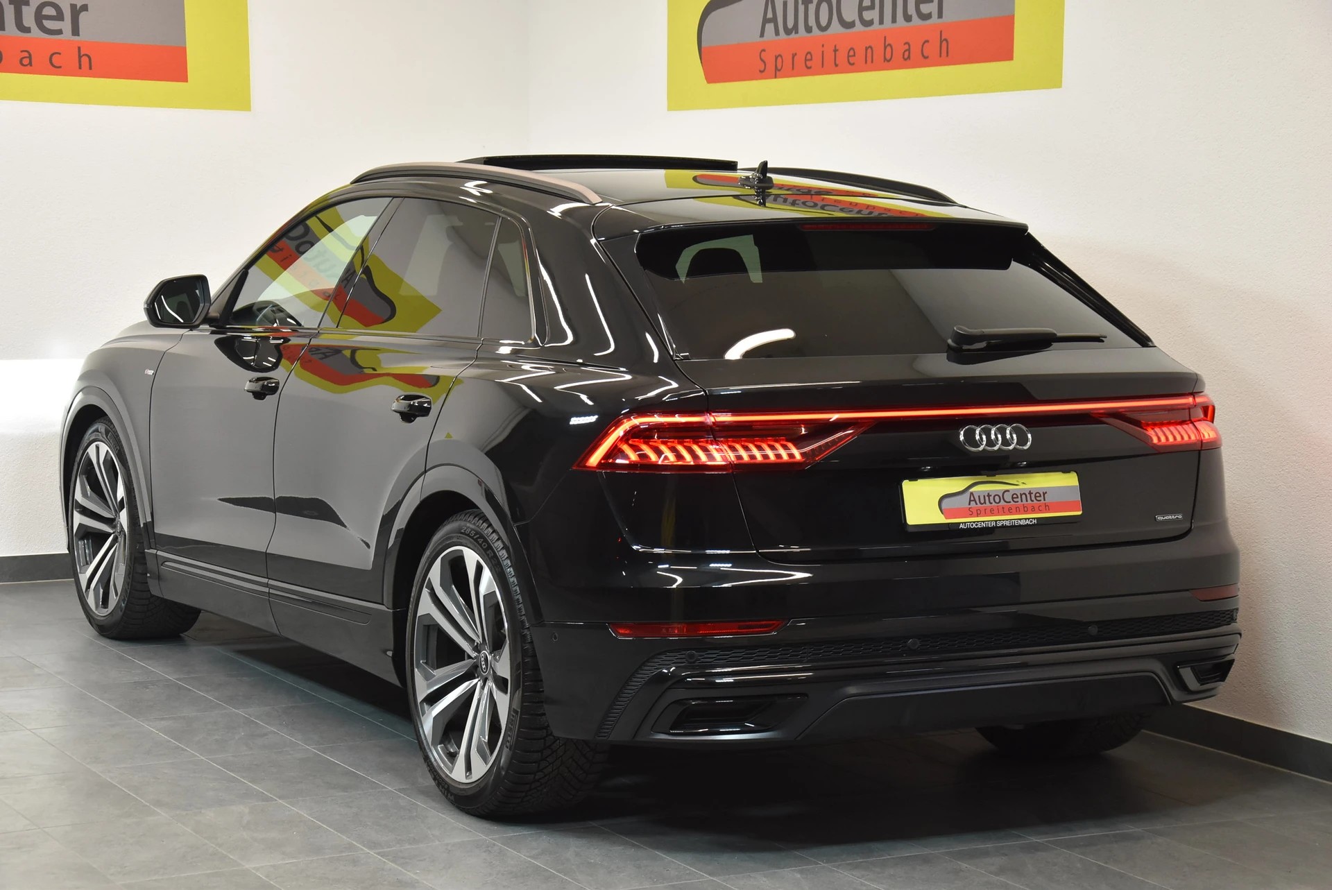 AUDI Q8 55 TFSI Black Edition quattro tiptronic-image-11