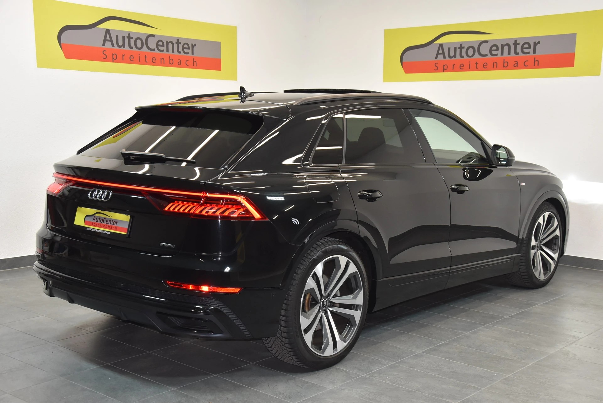 AUDI Q8 55 TFSI Black Edition quattro tiptronic-image-13