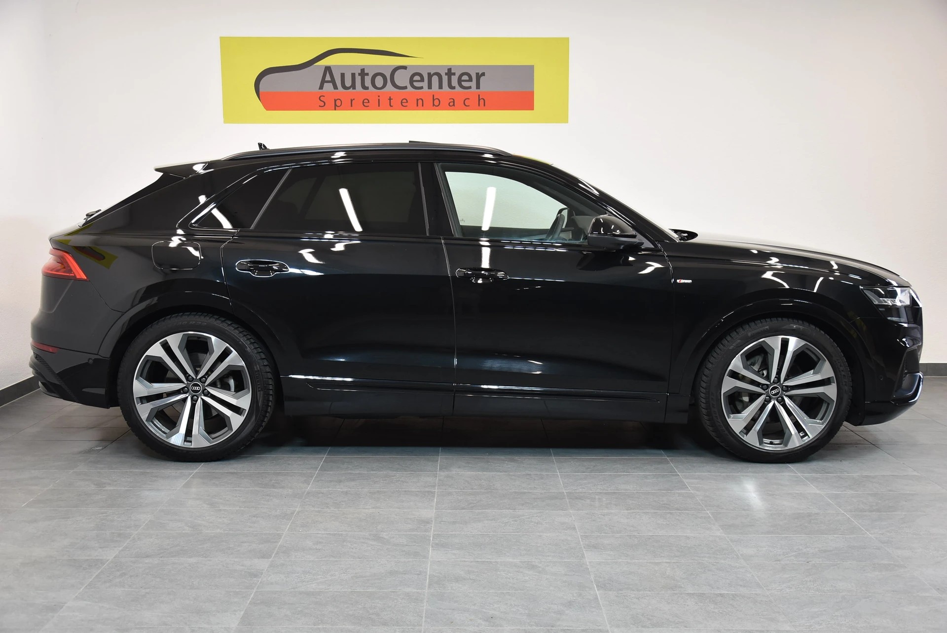 AUDI Q8 55 TFSI Black Edition quattro tiptronic-image-12