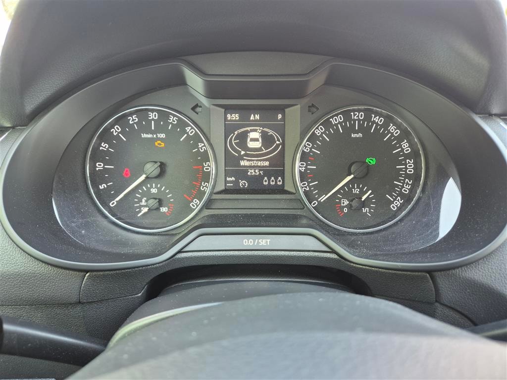SKODA Octavia Combi 2.0 TDI Ambition 4x4 DSG-image-6