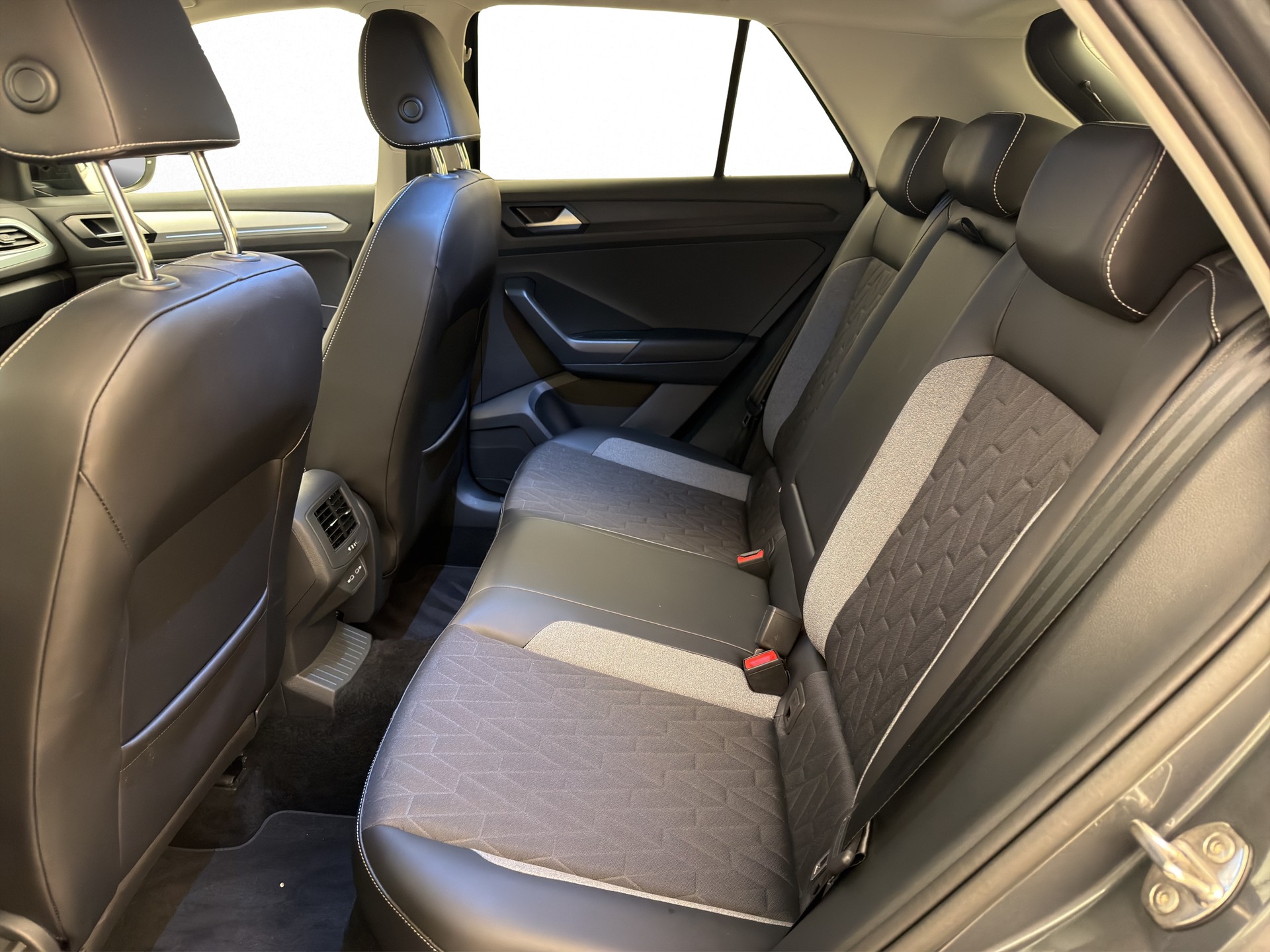 VW T-Roc 1.5 TSI Goal DSG-image-11