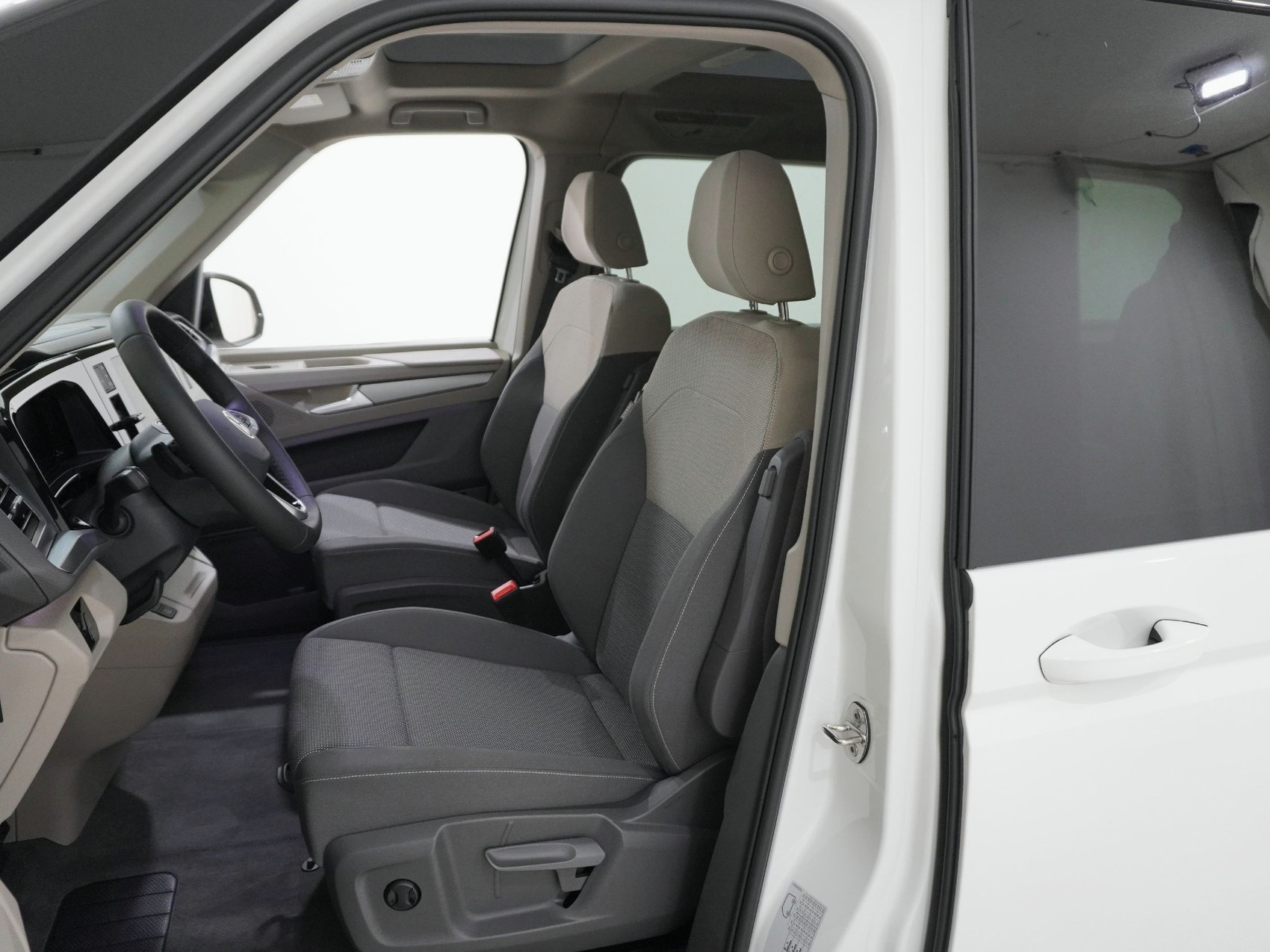 VW Multivan lang 1.5 TSI eHybrid Life Edition 4Motion DSG-image-12