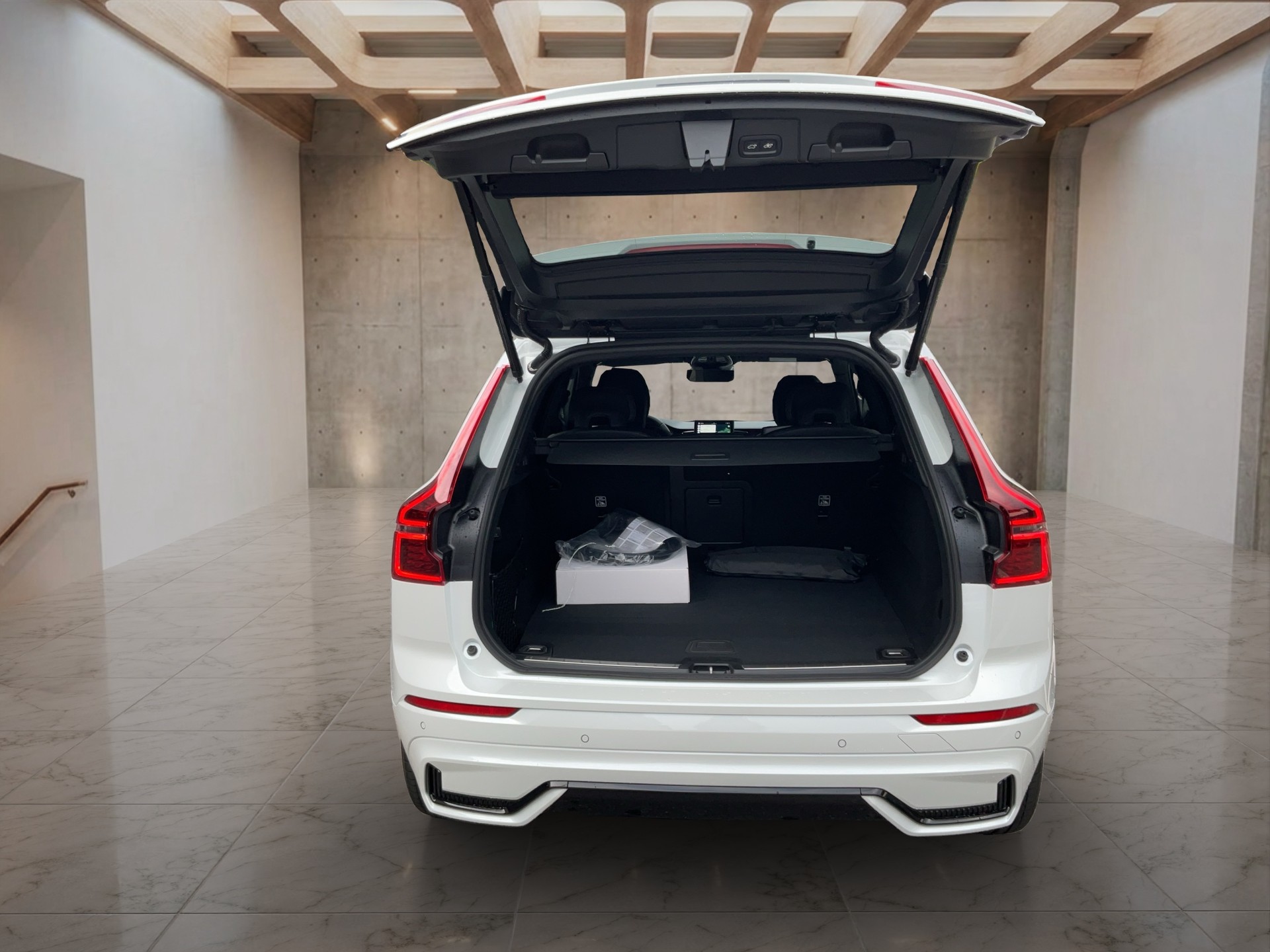 VOLVO XC60 2.0 T8 TE Black Edition eAWD-image-12