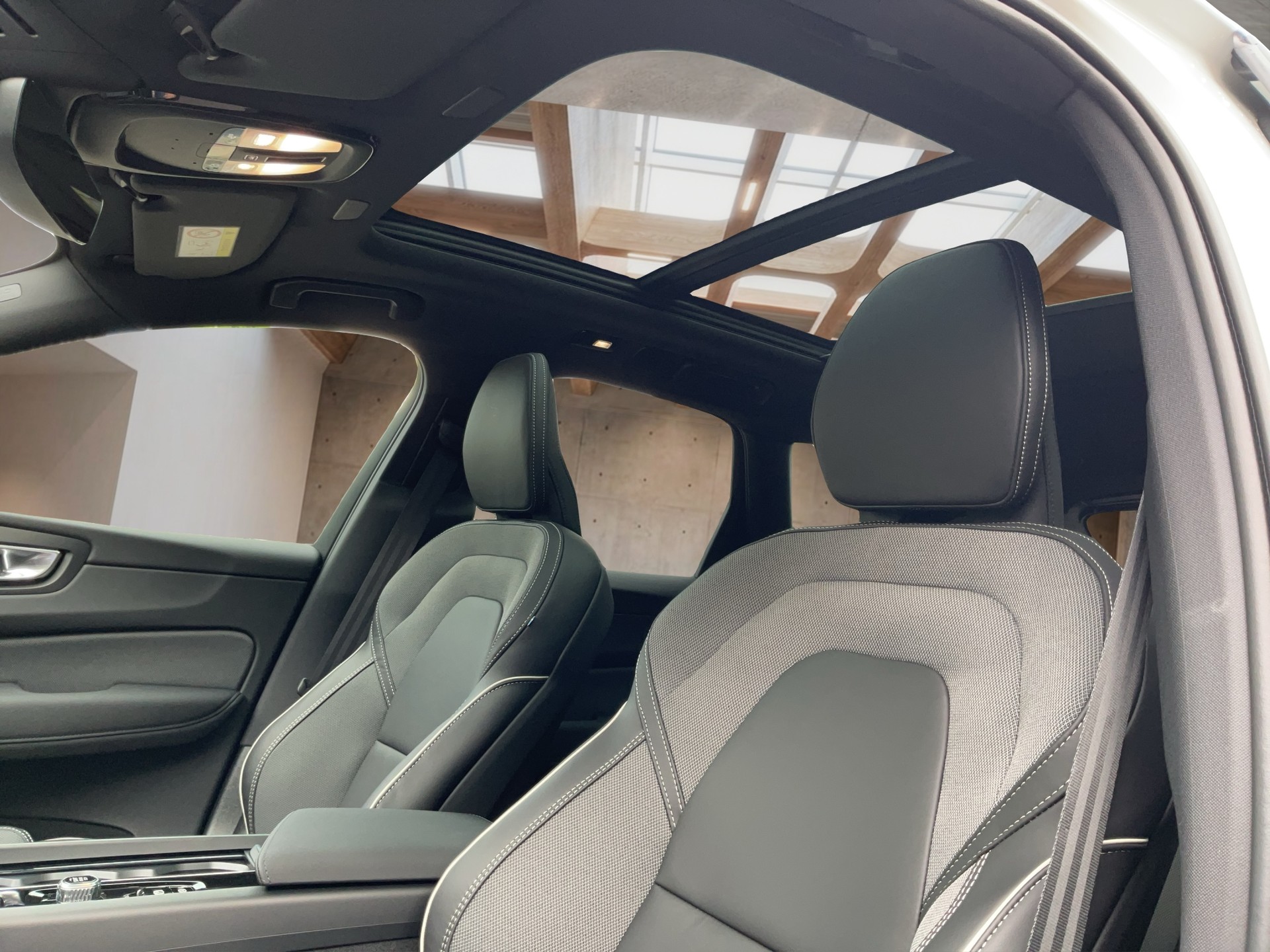 VOLVO XC60 2.0 T8 TE Black Edition eAWD-image-13