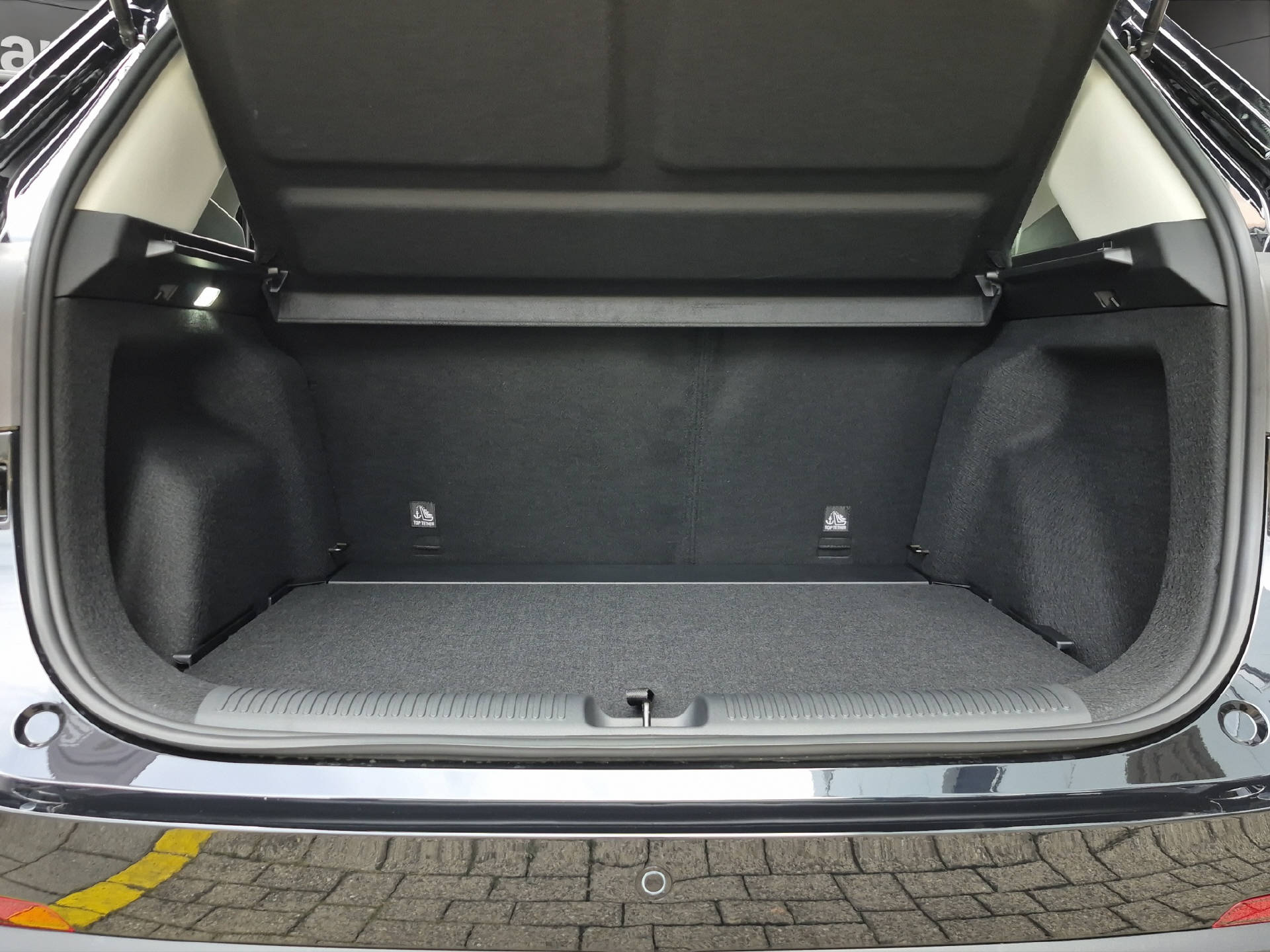 MG ZS 1.5 Hybrid+ Luxury Sunroof-image-12