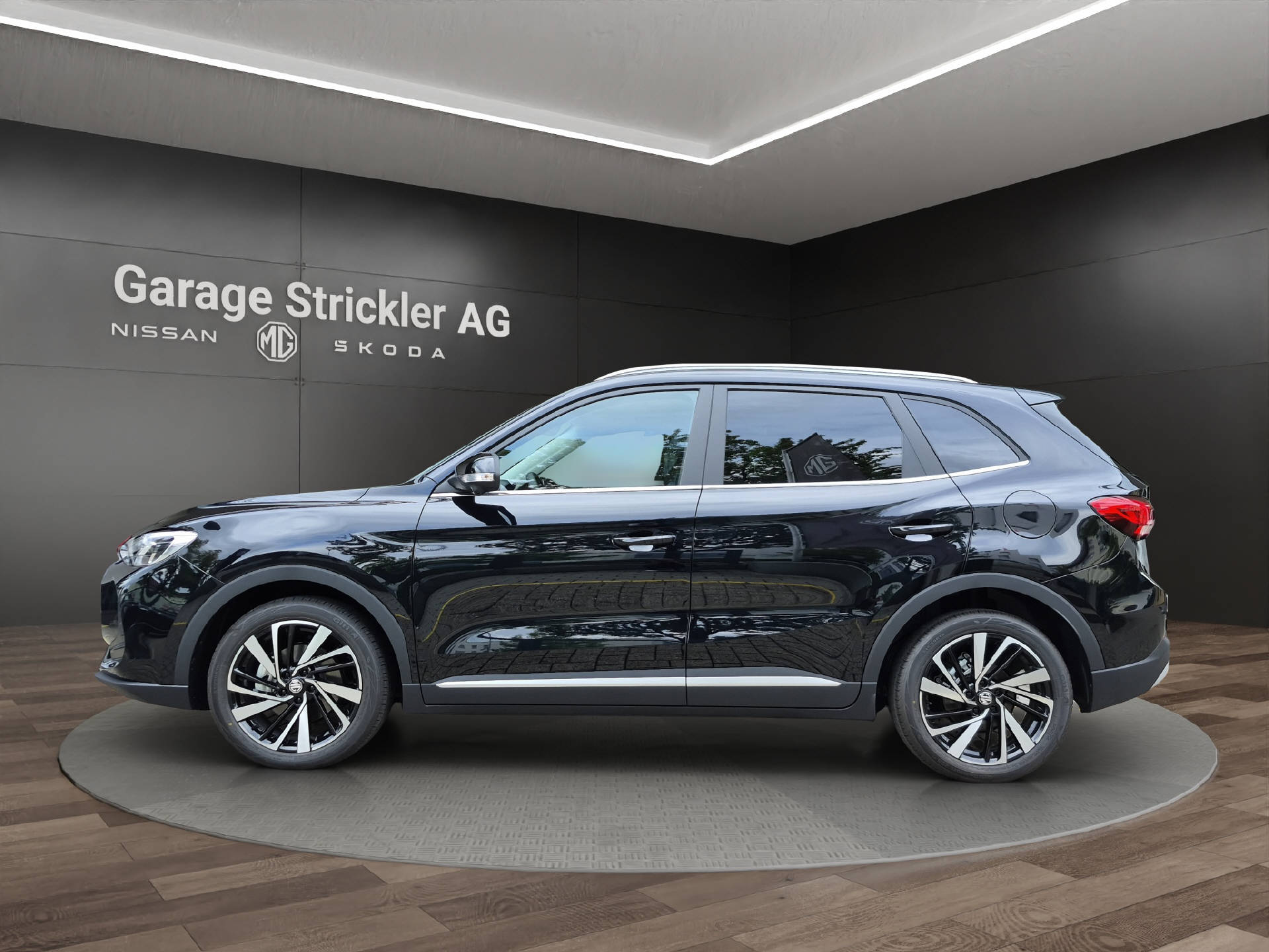 MG ZS 1.5 Hybrid+ Luxury Sunroof-image-1