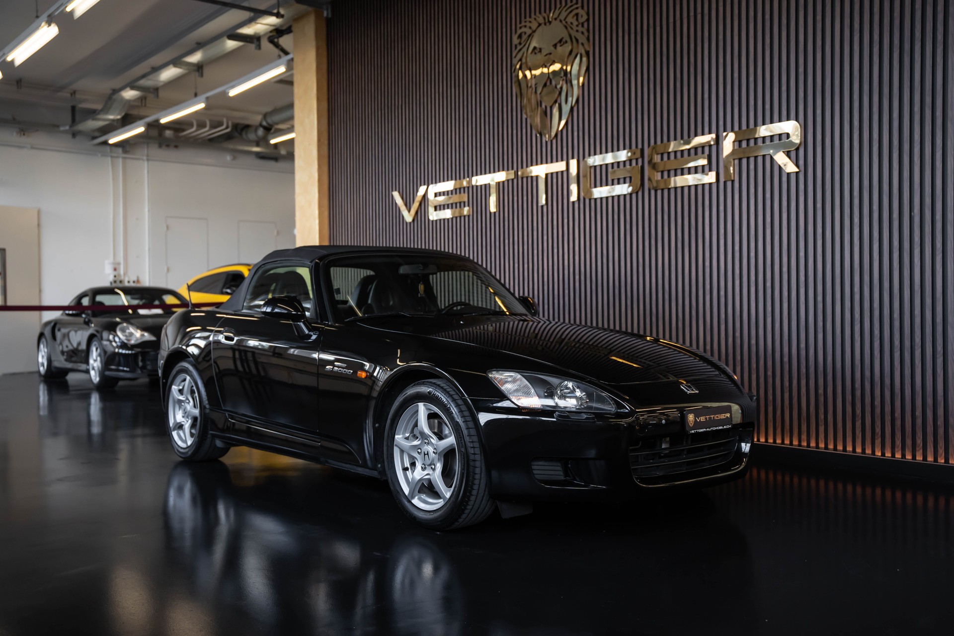 HONDA S2000-image-1
