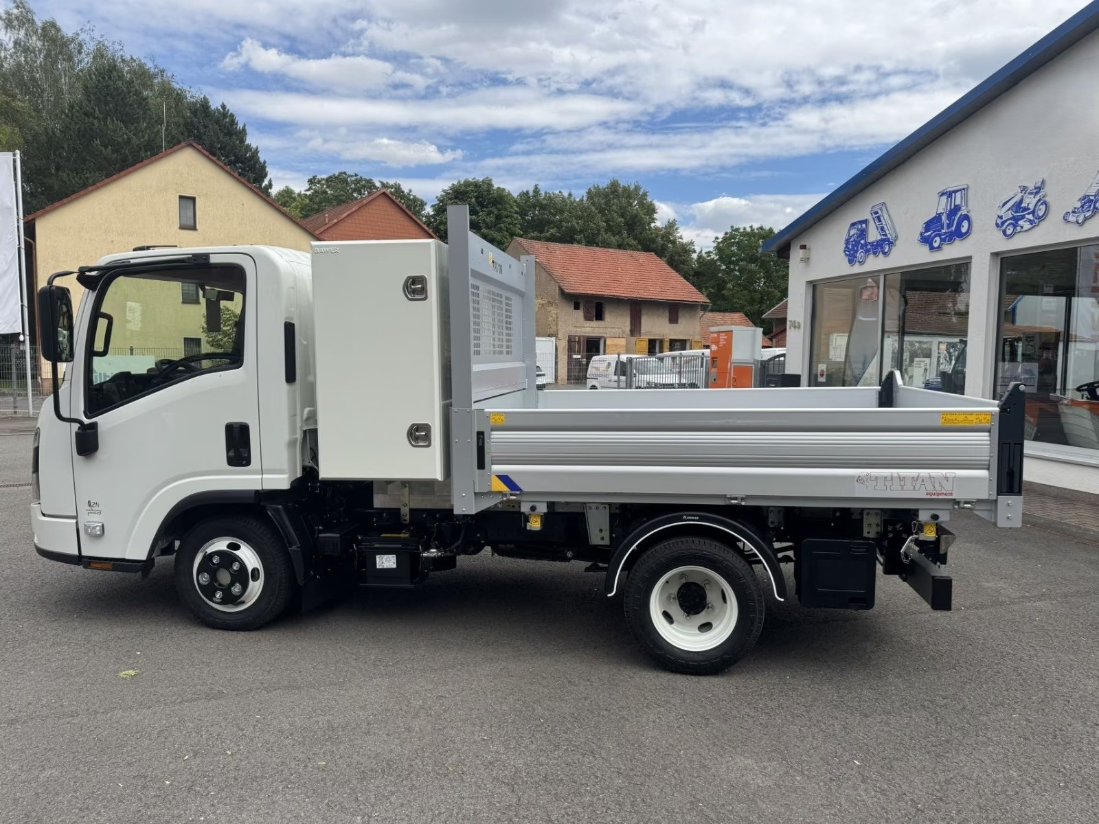 ISUZU M21 TT E HEAVY Kipper mit Box-showroom-element-3