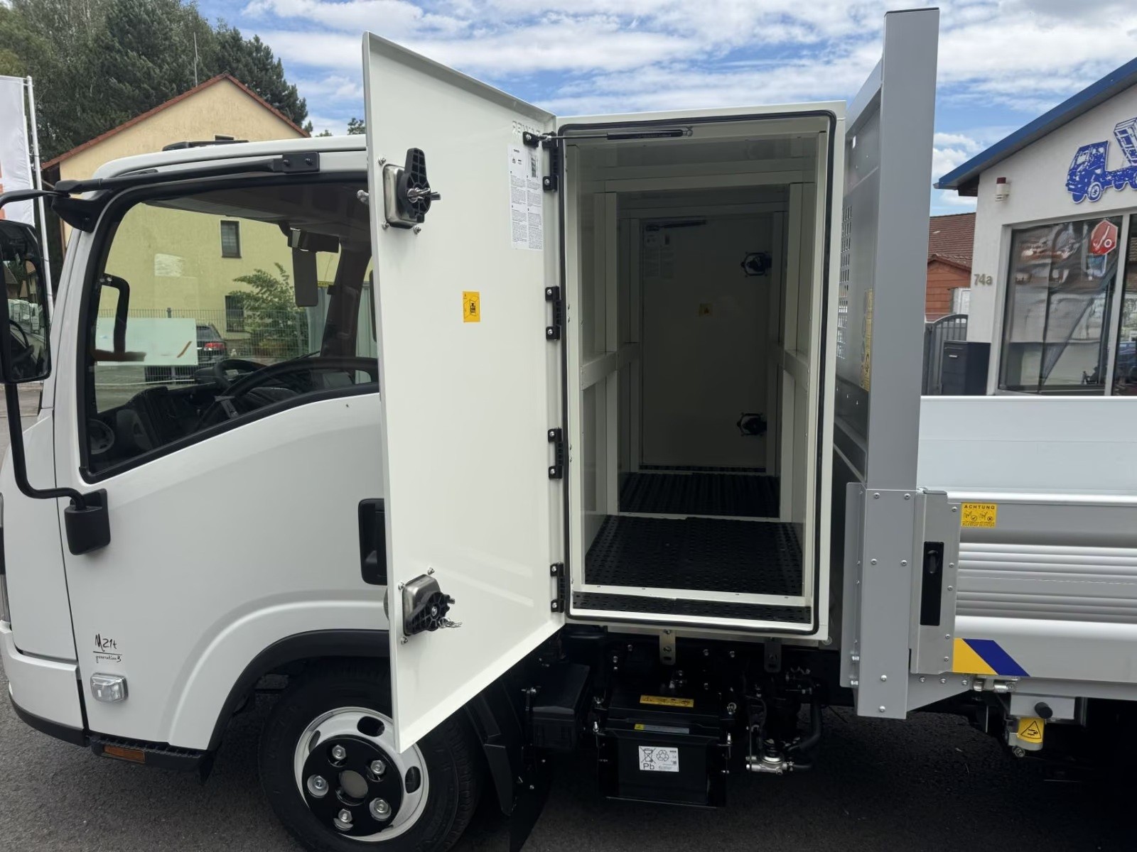 ISUZU M21 TT E HEAVY Kipper mit Box-image-4