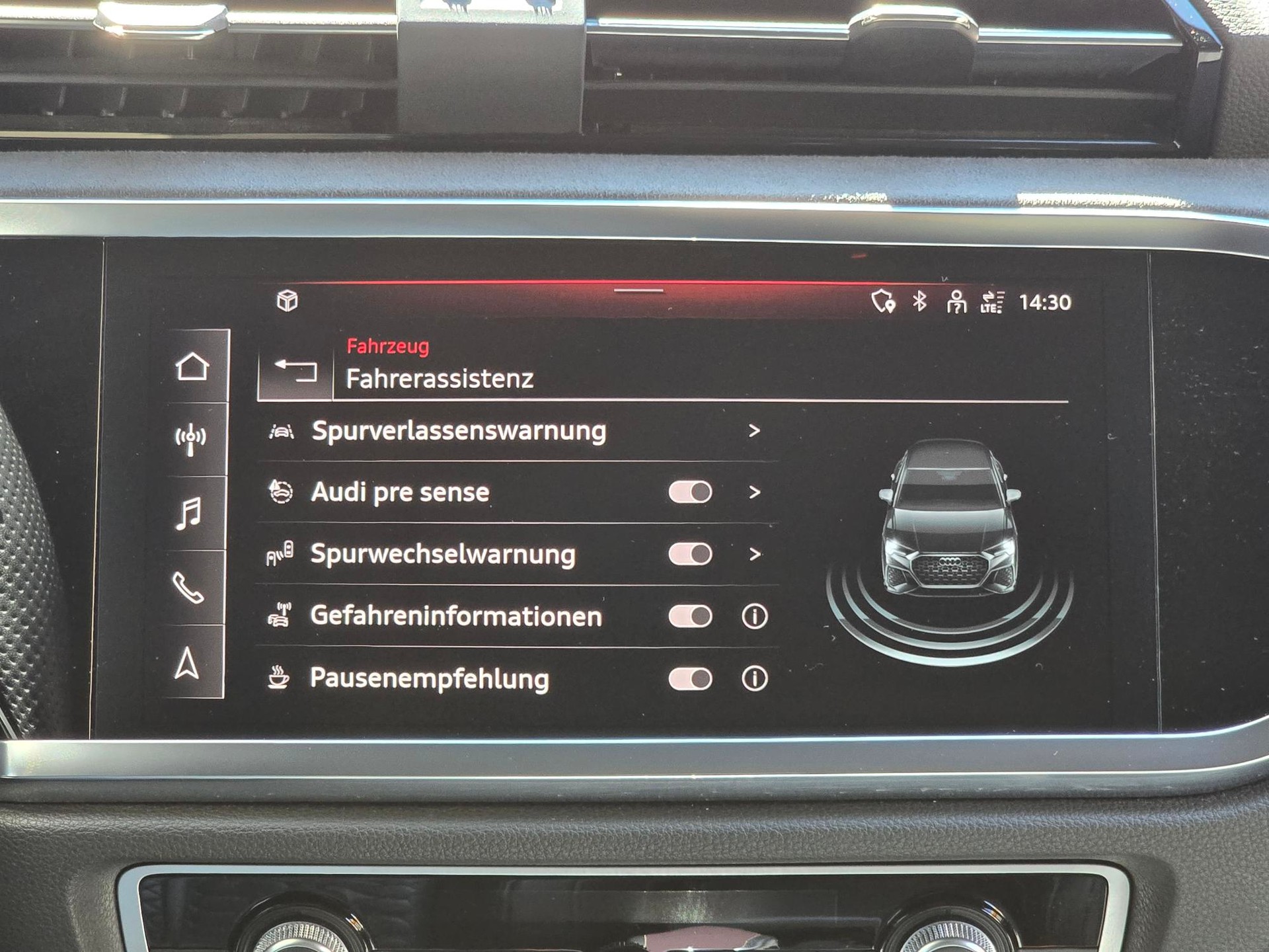 AUDI RS Q3 Sportback quattro S tronic-image-12