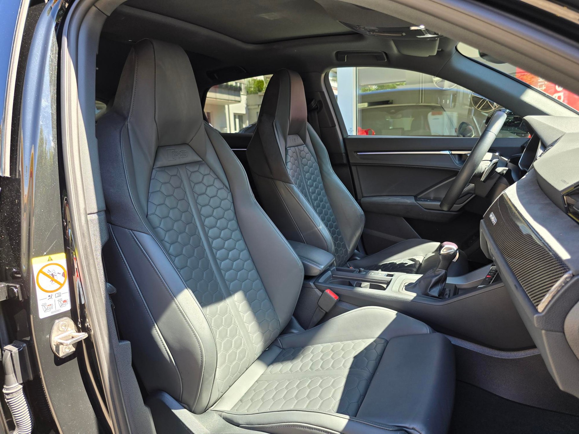 AUDI RS Q3 Sportback quattro S tronic-image-8