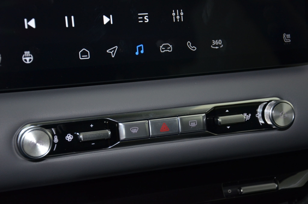 MG 4 EV 64kWh Premium Facelift-image-22