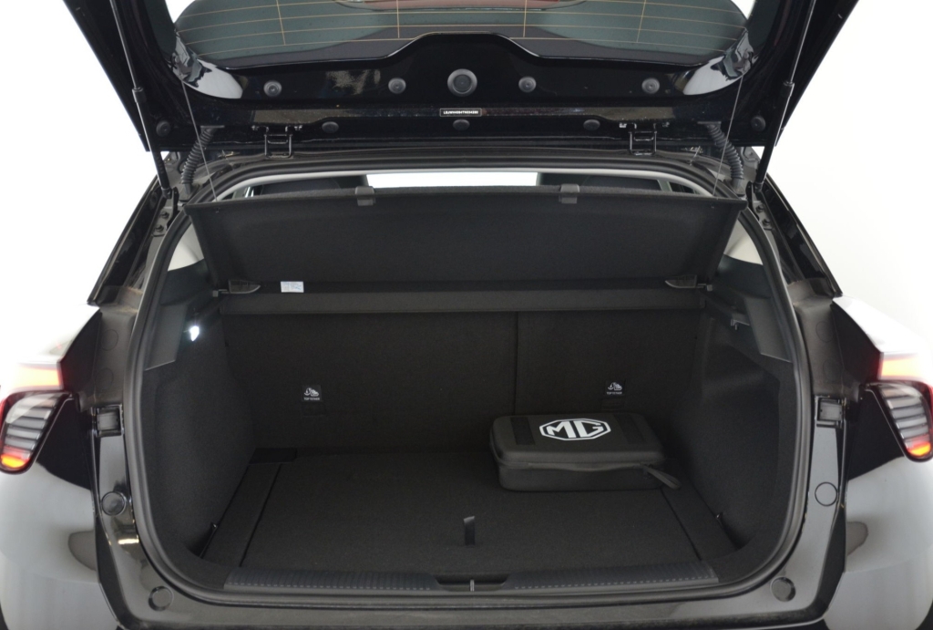 MG 4 EV 64kWh Premium Facelift-image-25