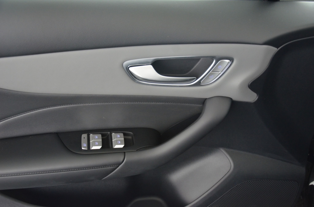 MG 4 EV 64kWh Premium Facelift-image-24
