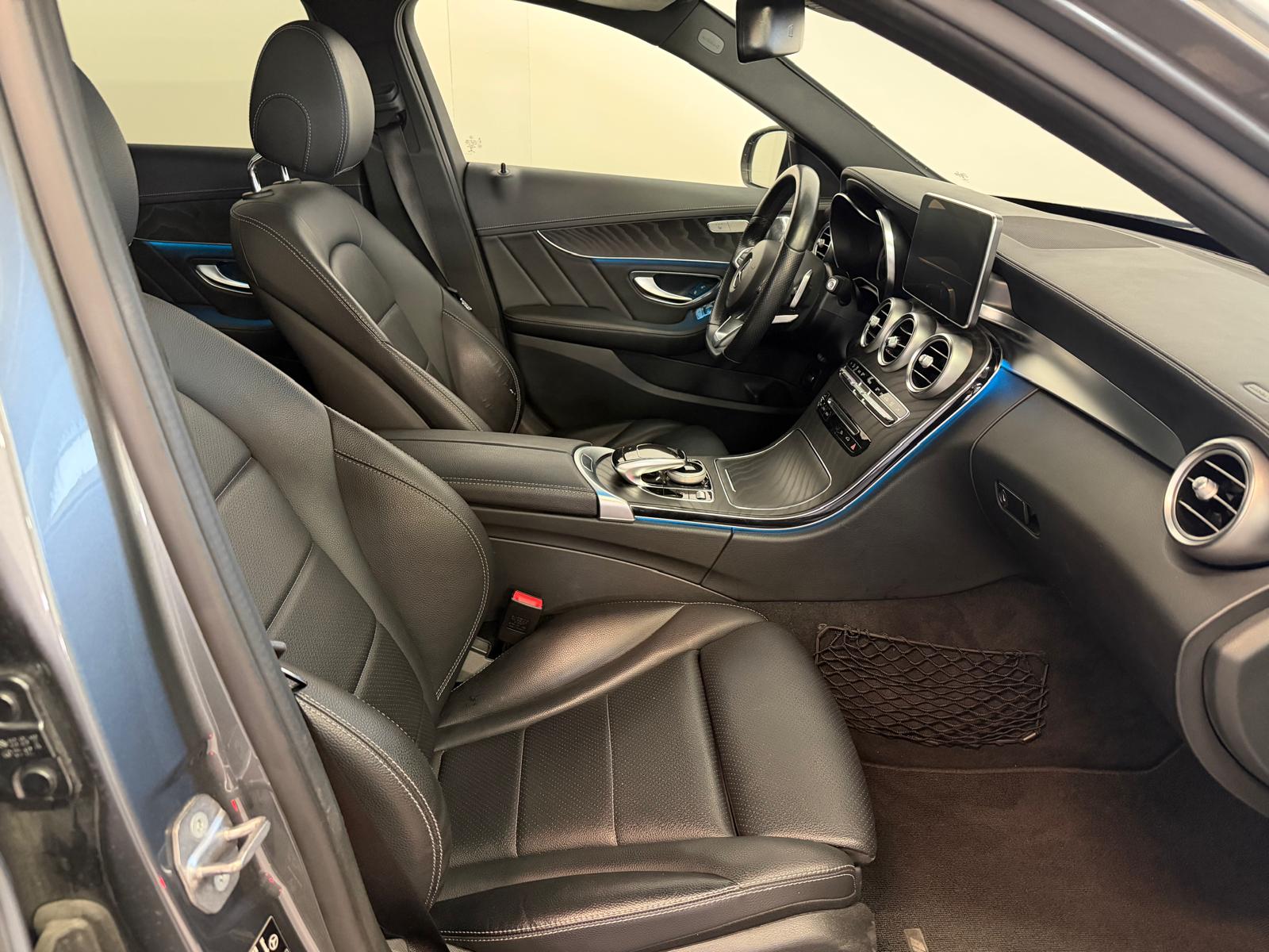 MERCEDES-BENZ C 250 d Swiss Star AMG Line 4Matic 9G-Tronic-image-16