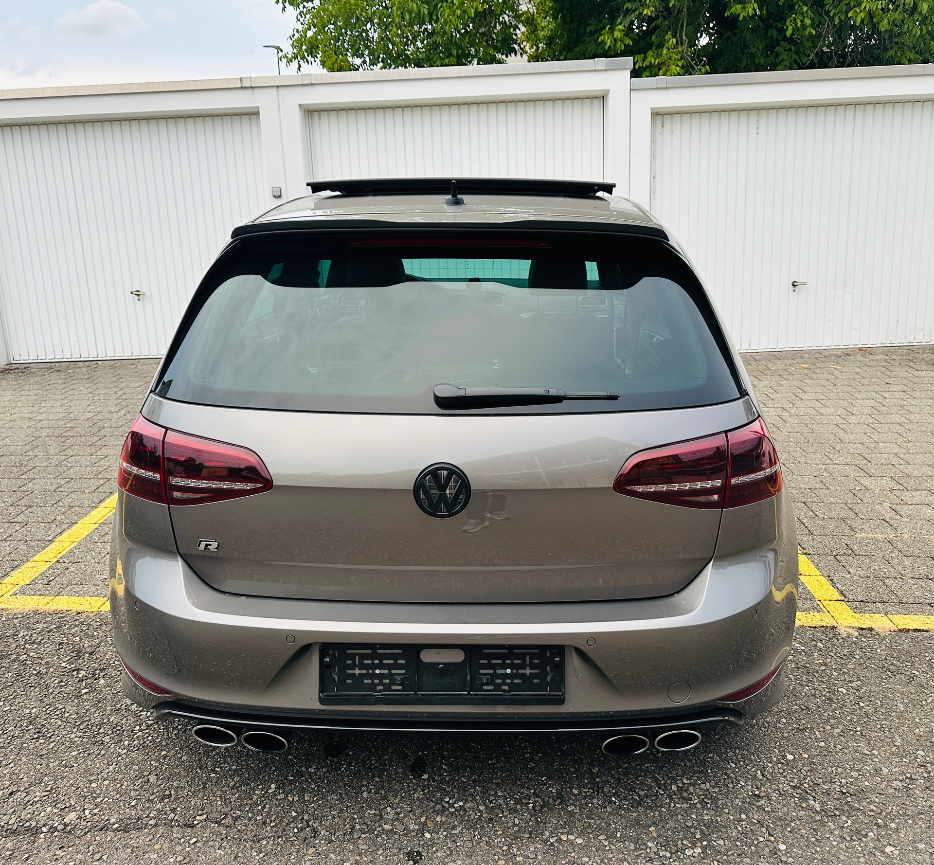 VW Golf 2.0 TSI R 4Motion DSG-image-9