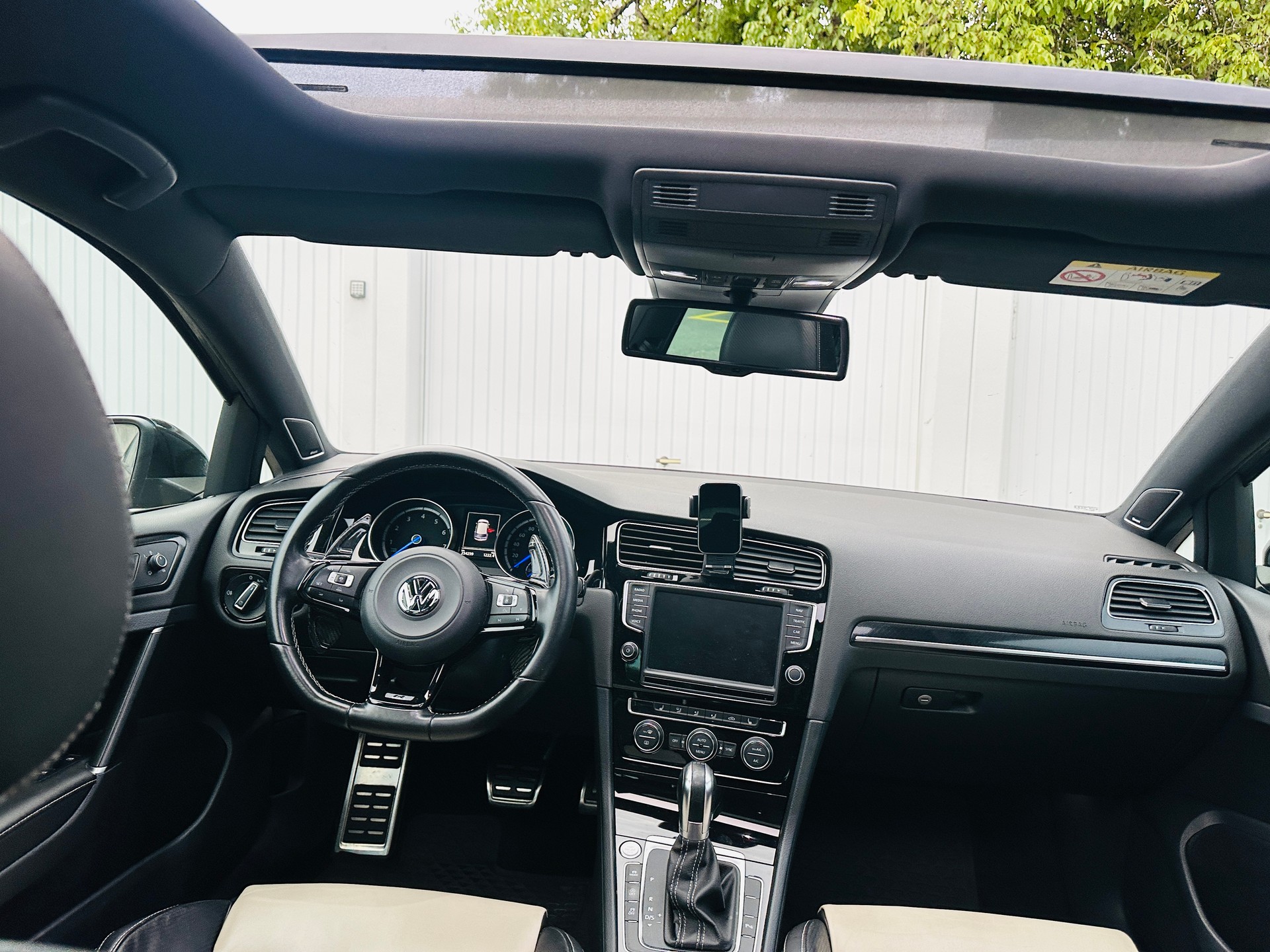 VW Golf 2.0 TSI R 4Motion DSG-image-11