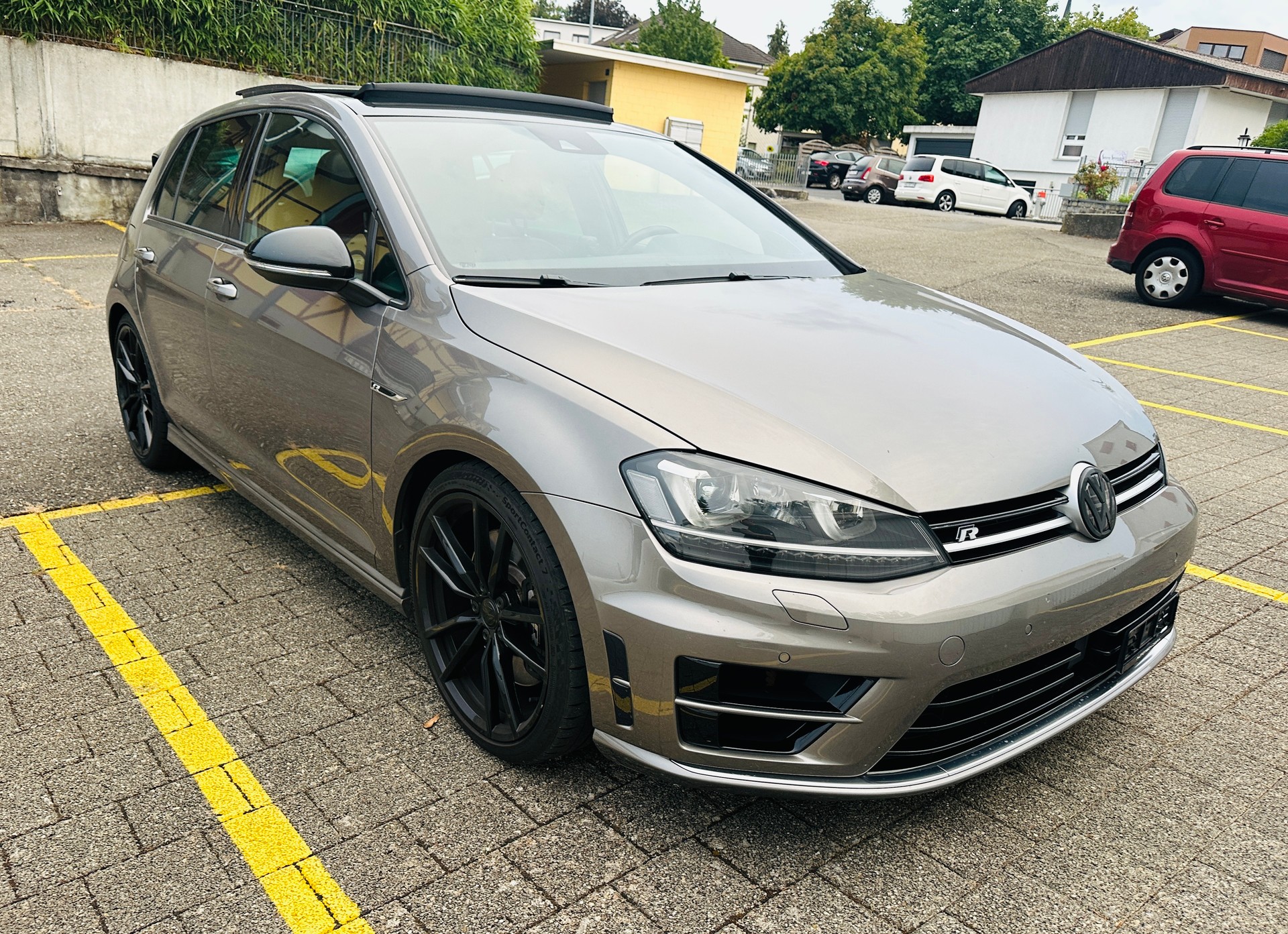 VW Golf 2.0 TSI R 4Motion DSG-image-6