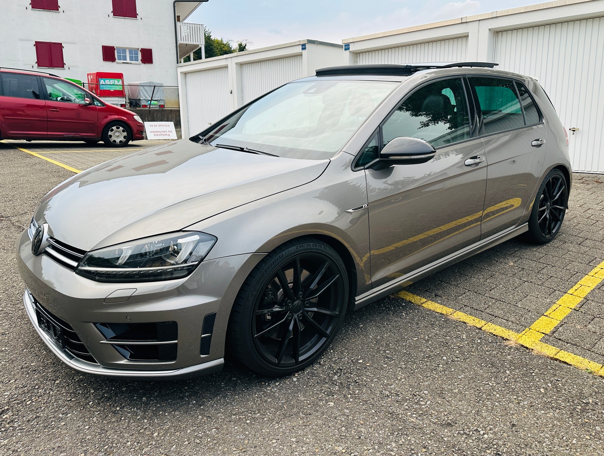VW Golf 2.0 TSI R 4Motion DSG-image-10