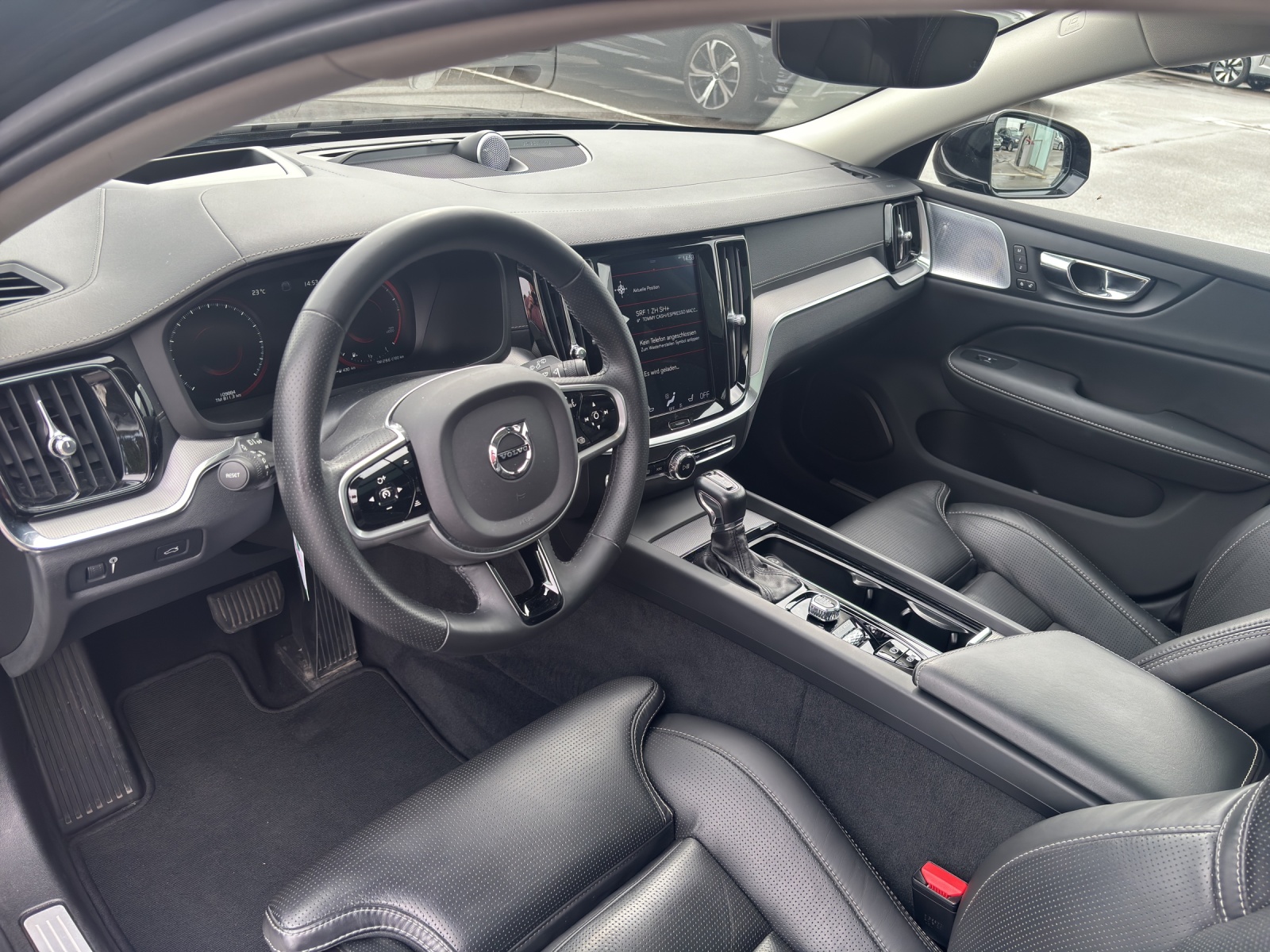 VOLVO V60 2.0 T6 Inscription AWD-image-8