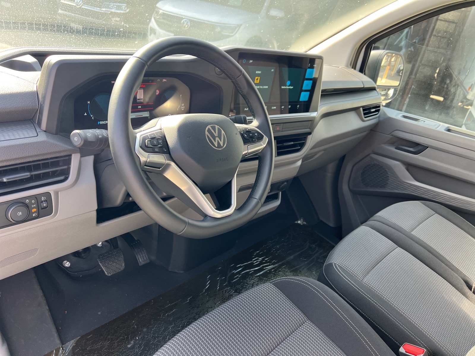 VW Transporter 2.0 TDI Automat-image-7