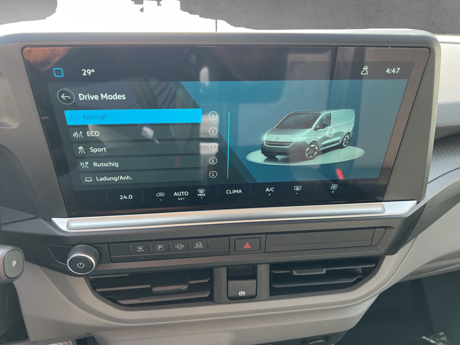 VW Transporter 2.0 TDI Automat-image-11
