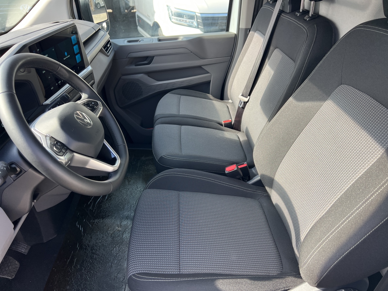 VW Transporter 2.0 TDI Automat-image-6