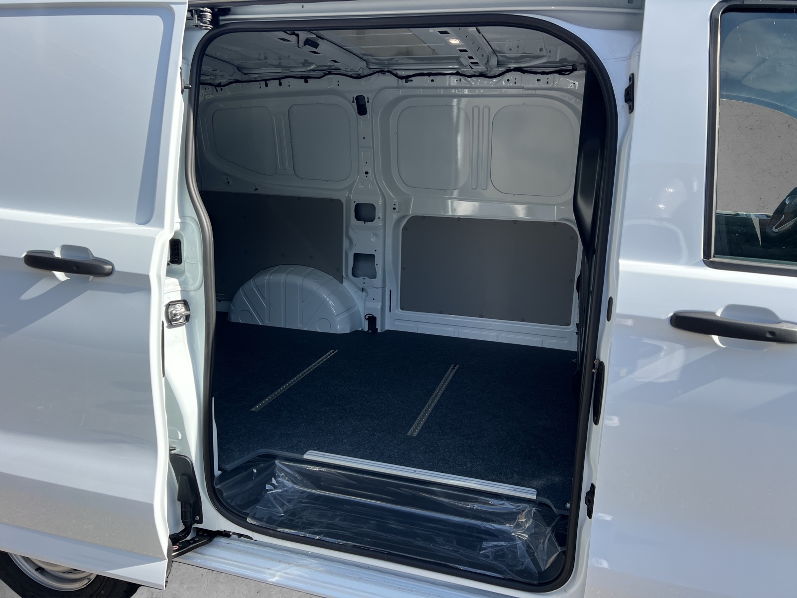VW Transporter 2.0 TDI Automat-image-8
