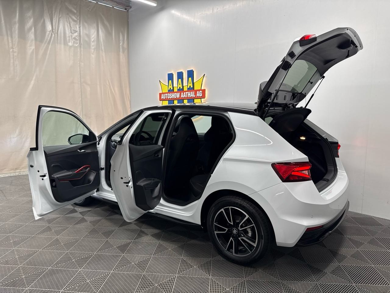 SKODA Fabia 1.5 TSI Monte Carlo DSG-image-11