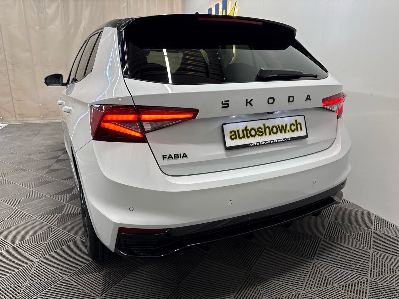 SKODA Fabia 1.5 TSI Monte Carlo DSG-image-12